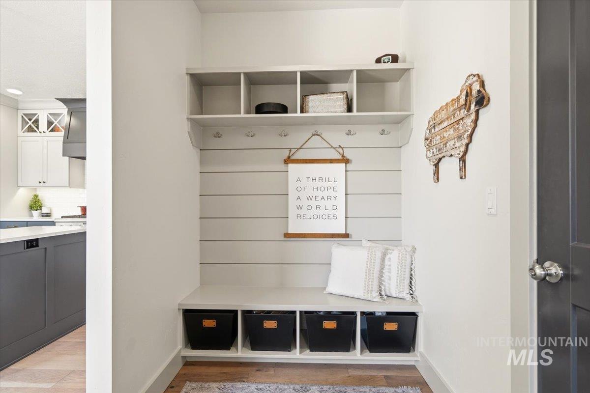 3794 S Single Tree Ave, Boise, Idaho 83716, 4 Bedrooms, 2.5 Bathrooms, Residential For Sale, Price $825,000,MLS 98992980