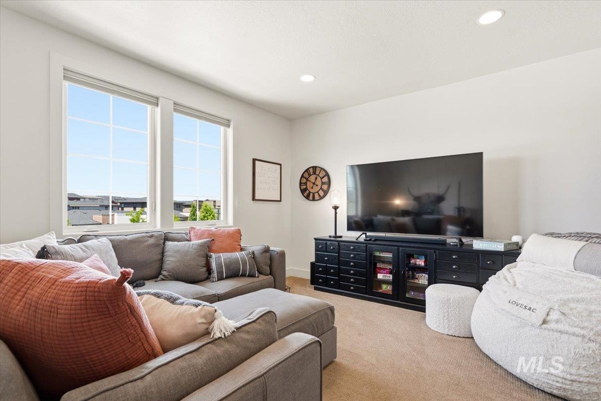 3794 S Single Tree Ave, Boise, Idaho 83716, 4 Bedrooms, 2.5 Bathrooms, Residential For Sale, Price $825,000,MLS 98992980
