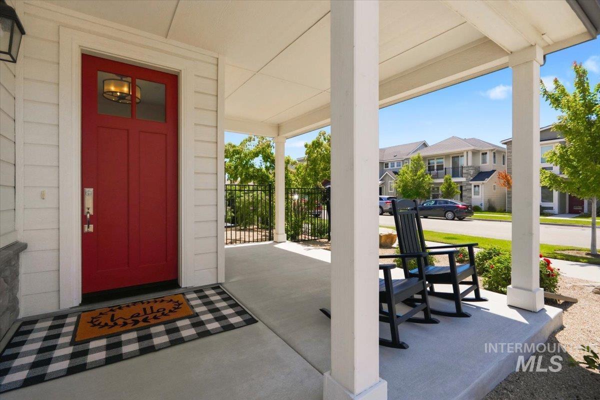 3794 S Single Tree Ave, Boise, Idaho 83716, 4 Bedrooms, 2.5 Bathrooms, Residential For Sale, Price $825,000,MLS 98992980