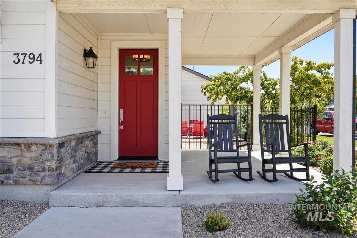 3794 S Single Tree Ave, Boise, Idaho 83716, 4 Bedrooms, 2.5 Bathrooms, Residential For Sale, Price $825,000,MLS 98992980