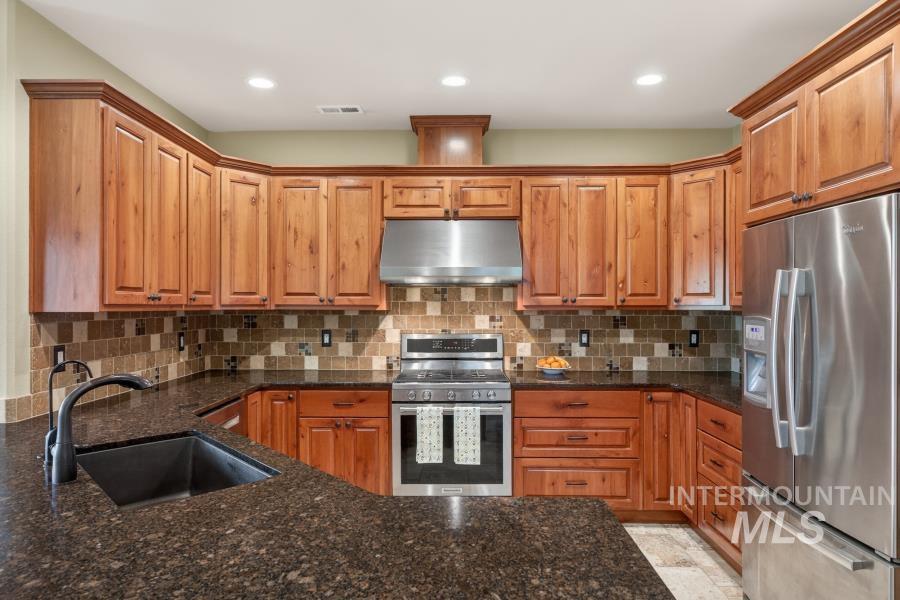 2509 White Avenue, Moscow, Idaho 83843, 3 Bedrooms, 2.5 Bathrooms, Residential For Sale, Price $559,000, 98992990