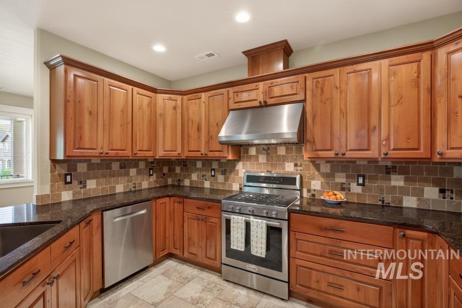 2509 White Avenue, Moscow, Idaho 83843, 3 Bedrooms, 2.5 Bathrooms, Residential For Sale, Price $559,000, 98992990