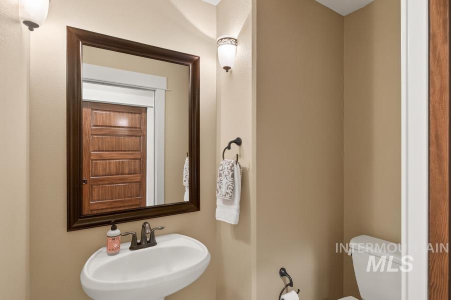 2509 White Avenue, Moscow, Idaho 83843, 3 Bedrooms, 2.5 Bathrooms, Residential For Sale, Price $559,000, 98992990