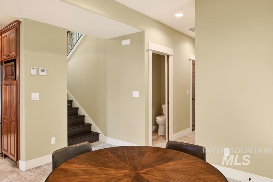 2509 White Avenue, Moscow, Idaho 83843, 3 Bedrooms, 2.5 Bathrooms, Residential For Sale, Price $559,000, 98992990