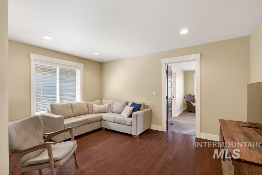 2509 White Avenue, Moscow, Idaho 83843, 3 Bedrooms, 2.5 Bathrooms, Residential For Sale, Price $559,000, 98992990