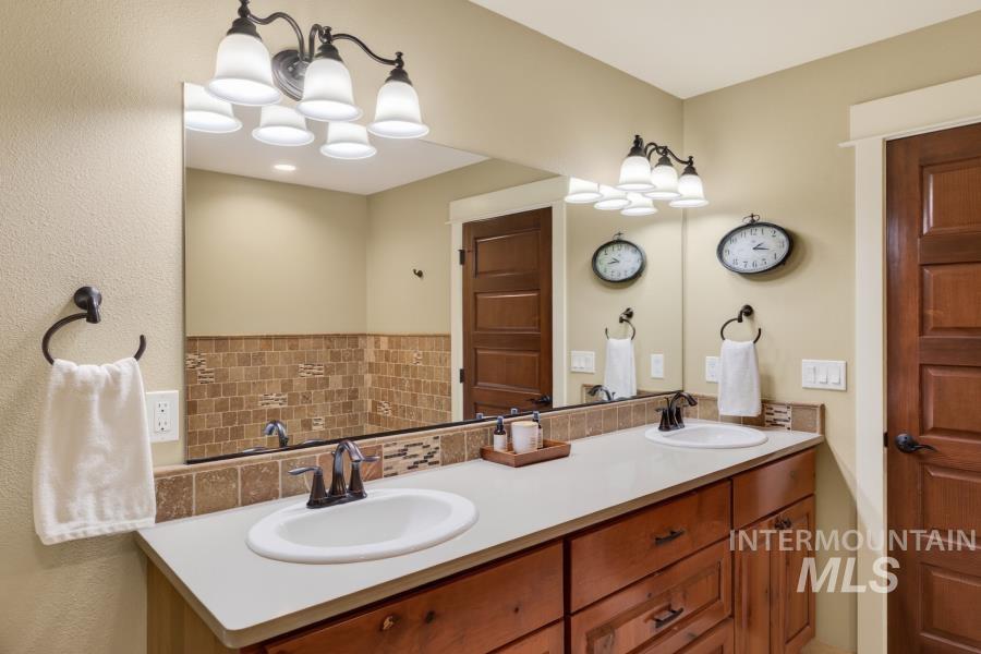 2509 White Avenue, Moscow, Idaho 83843, 3 Bedrooms, 2.5 Bathrooms, Residential For Sale, Price $559,000, 98992990
