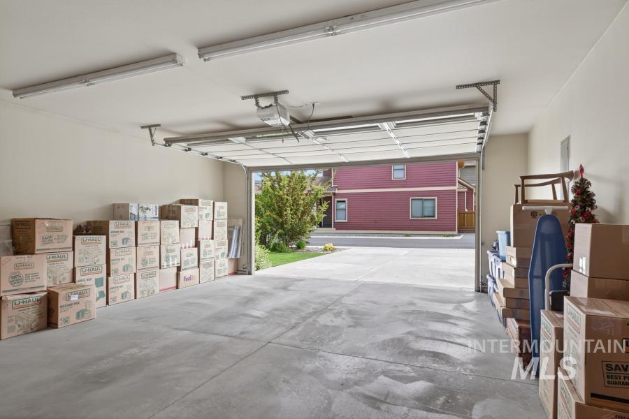 2509 White Avenue, Moscow, Idaho 83843, 3 Bedrooms, 2.5 Bathrooms, Residential For Sale, Price $559,000, 98992990