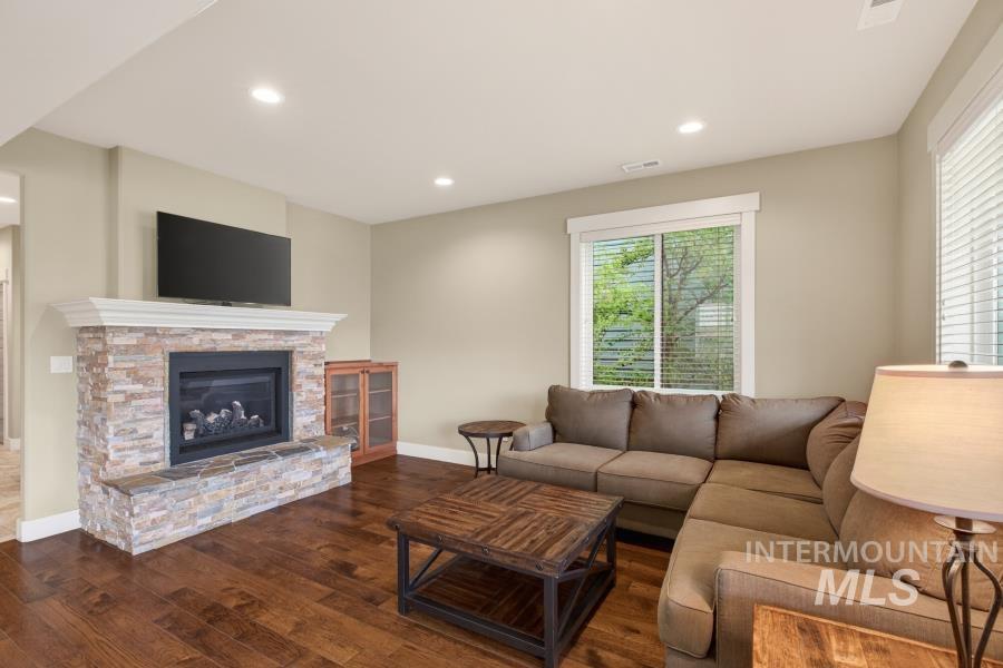 2509 White Avenue, Moscow, Idaho 83843, 3 Bedrooms, 2.5 Bathrooms, Residential For Sale, Price $559,000, 98992990