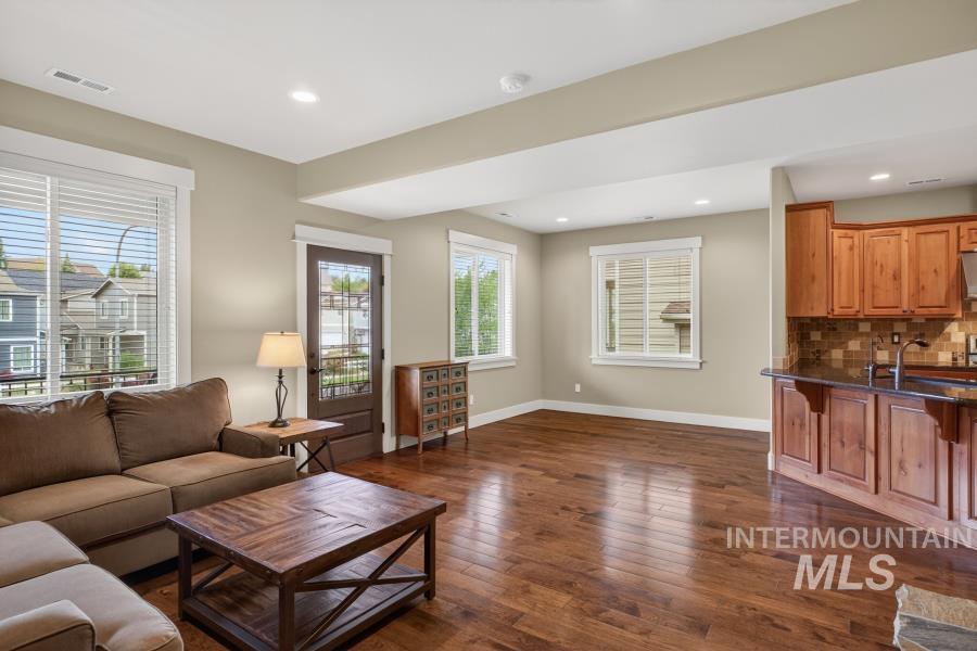 2509 White Avenue, Moscow, Idaho 83843, 3 Bedrooms, 2.5 Bathrooms, Residential For Sale, Price $559,000, 98992990