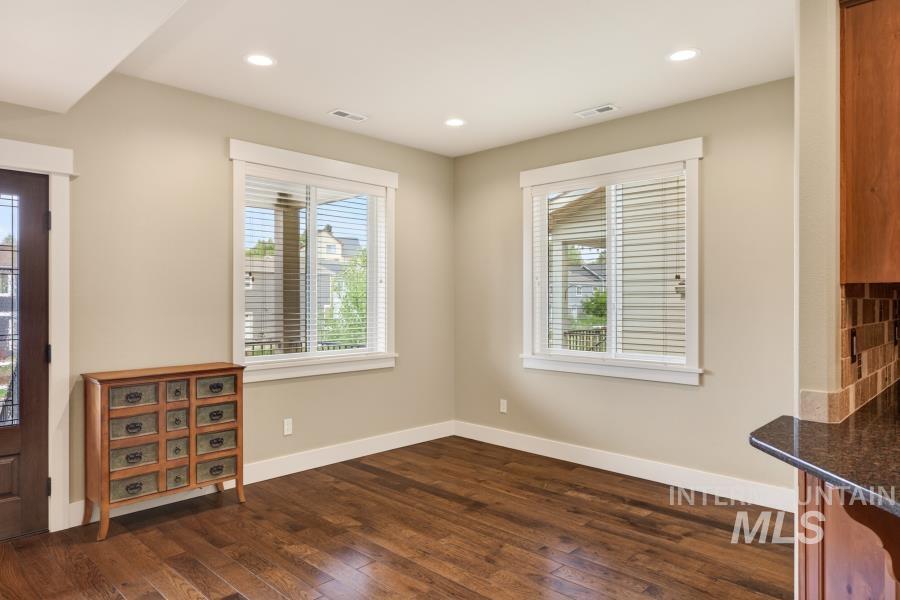 2509 White Avenue, Moscow, Idaho 83843, 3 Bedrooms, 2.5 Bathrooms, Residential For Sale, Price $559,000, 98992990