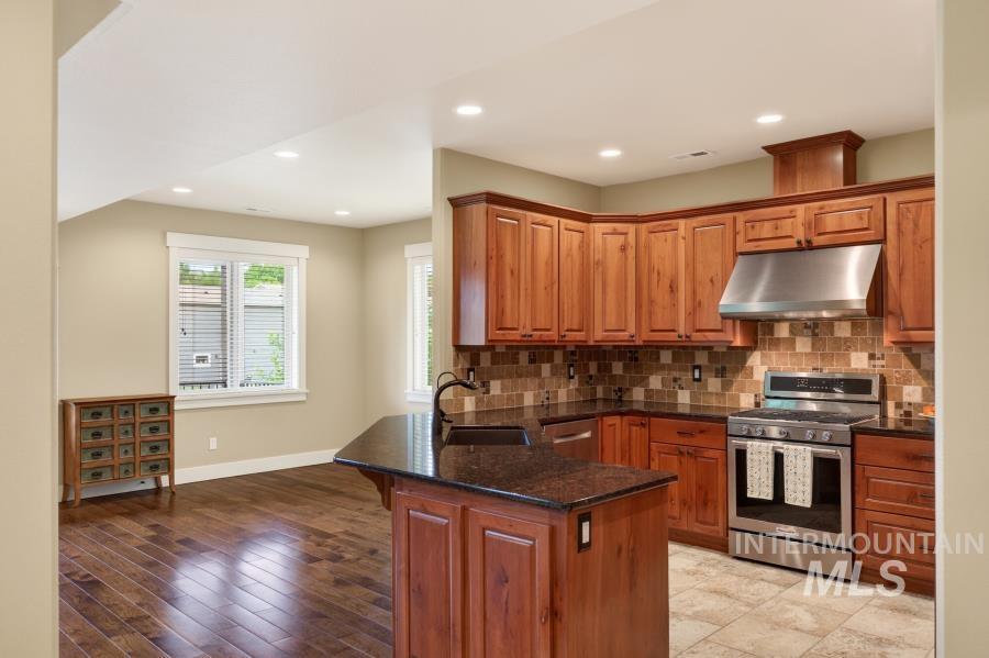 2509 White Avenue, Moscow, Idaho 83843, 3 Bedrooms, 2.5 Bathrooms, Residential For Sale, Price $559,000, 98992990