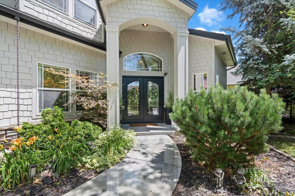 552 E River Quarry Ct., Eagle, Idaho 83616, 4 Bedrooms, 2.5 Bathrooms, Residential For Sale, Price $998,000, 98992992