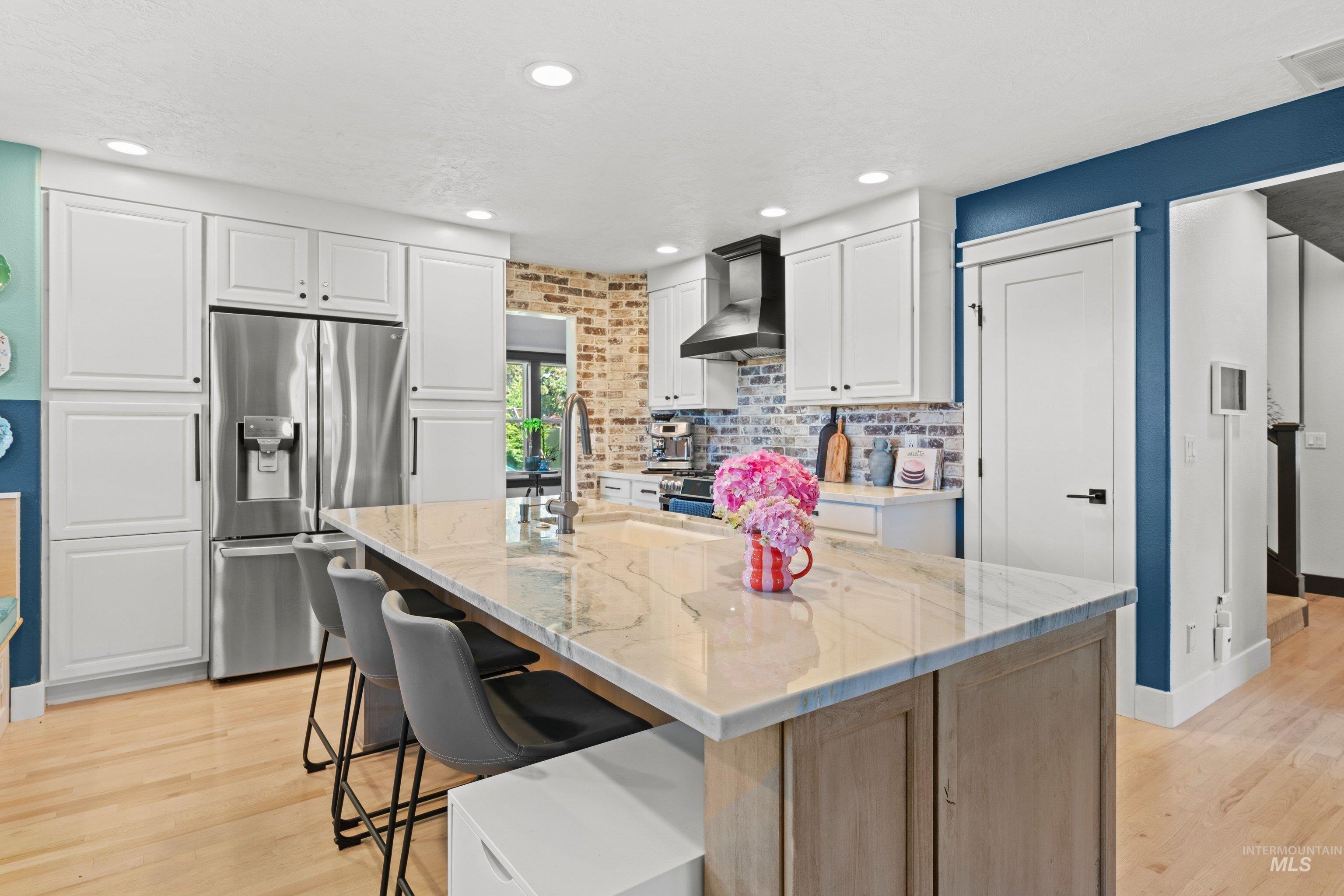 8155 W Burntree Ct, Boise, Idaho 83704, 5 Bedrooms, 3 Bathrooms, Residential For Sale, Price $814,900,MLS 98992993
