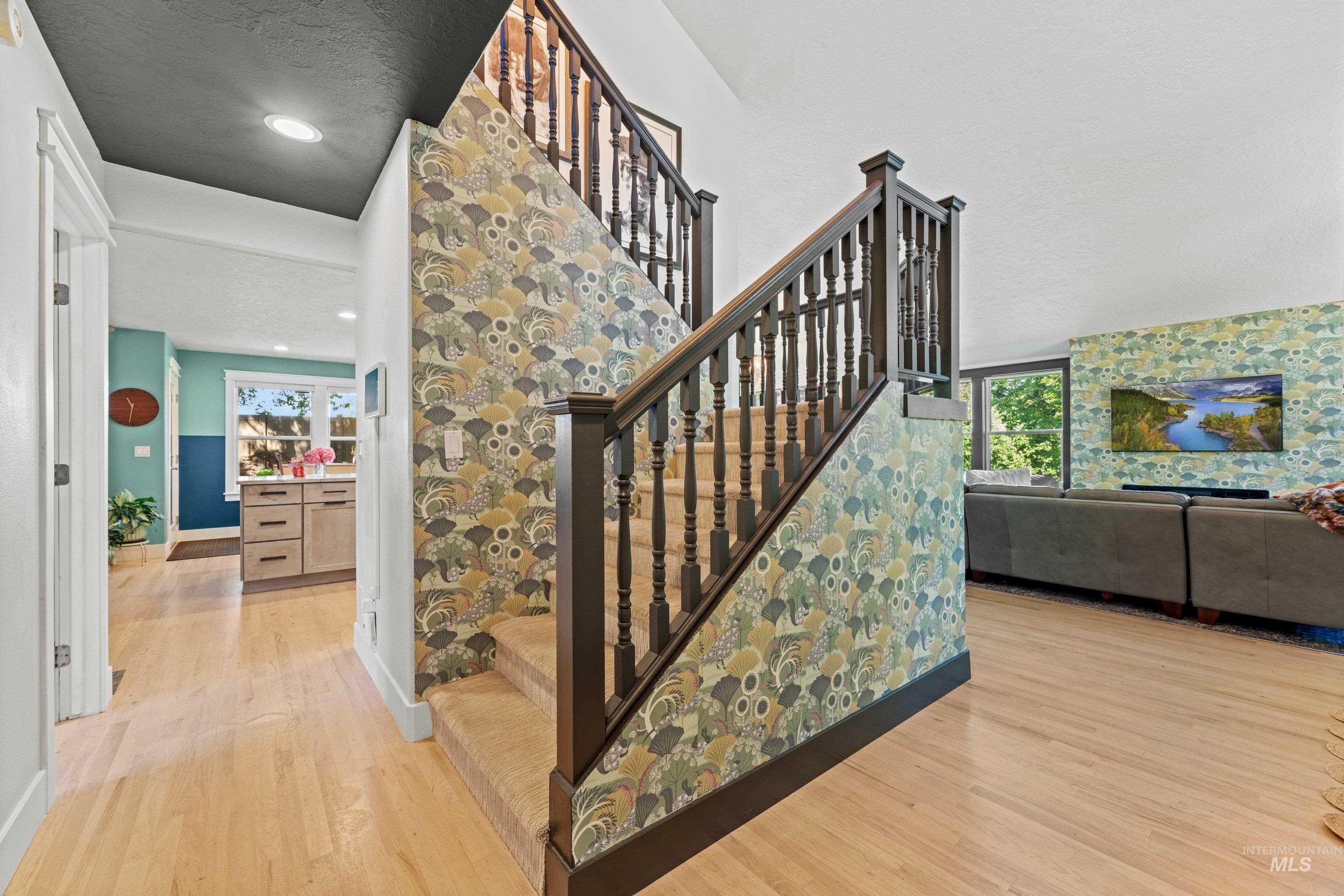 8155 W Burntree Ct, Boise, Idaho 83704, 5 Bedrooms, 3 Bathrooms, Residential For Sale, Price $814,900,MLS 98992993
