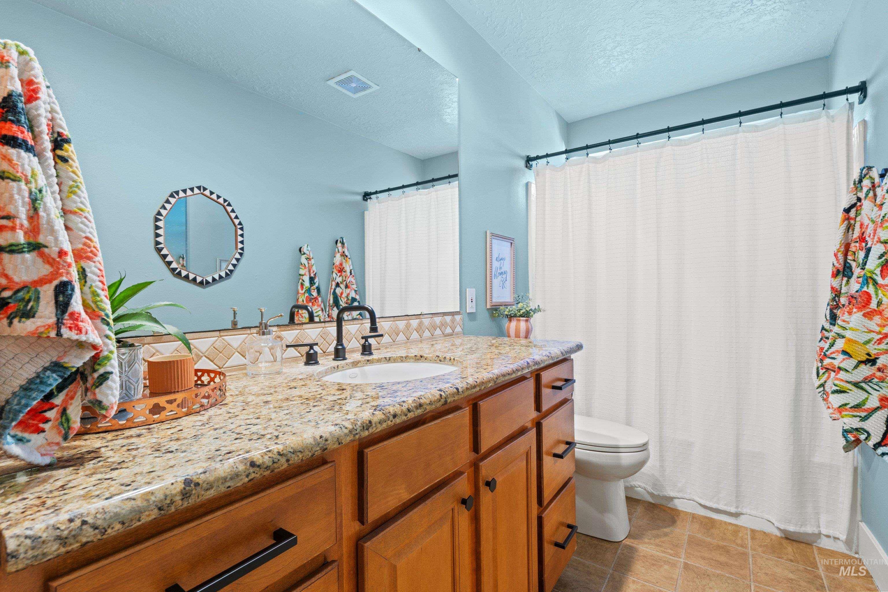 8155 W Burntree Ct, Boise, Idaho 83704, 5 Bedrooms, 3 Bathrooms, Residential For Sale, Price $814,900,MLS 98992993