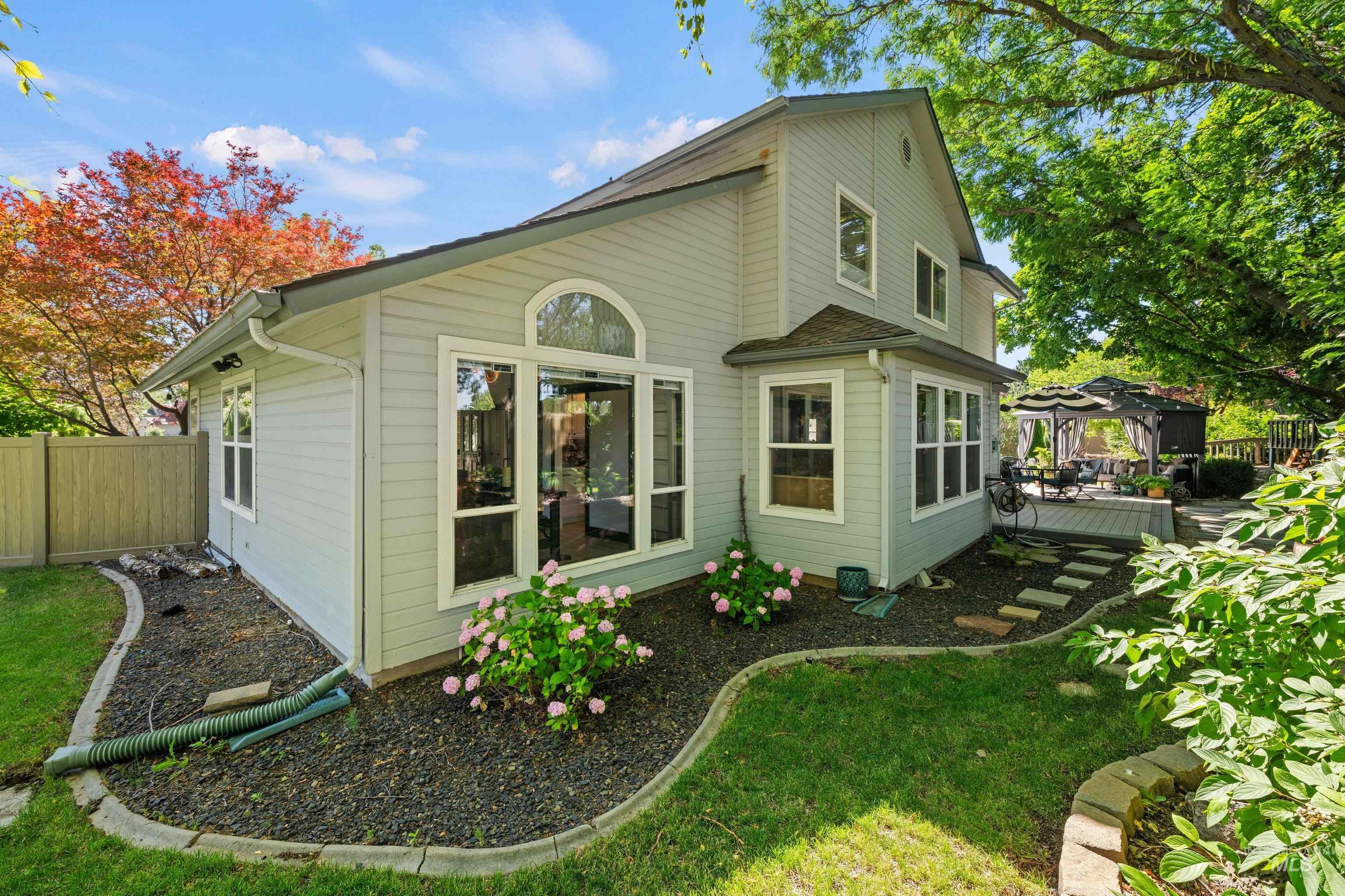 8155 W Burntree Ct, Boise, Idaho 83704, 5 Bedrooms, 3 Bathrooms, Residential For Sale, Price $814,900,MLS 98992993