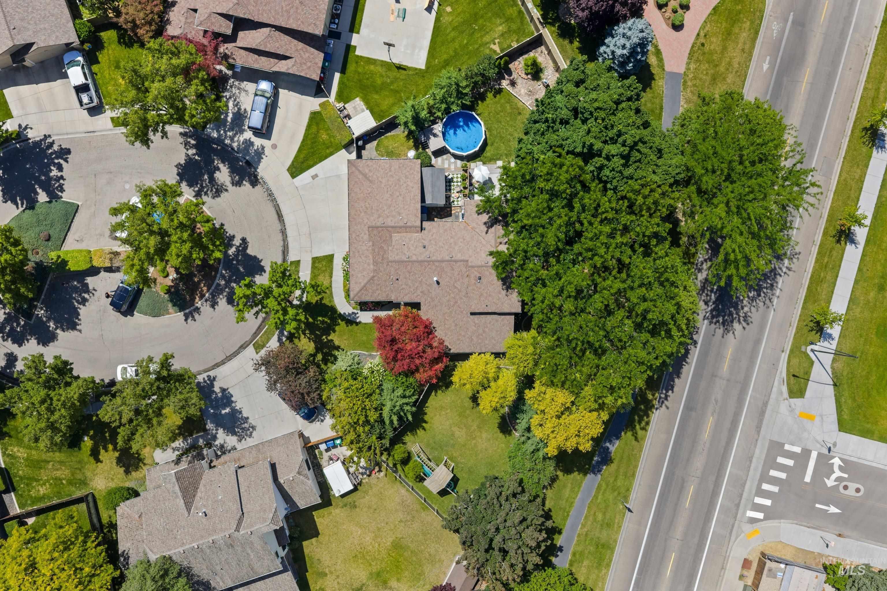 8155 W Burntree Ct, Boise, Idaho 83704, 5 Bedrooms, 3 Bathrooms, Residential For Sale, Price $814,900,MLS 98992993