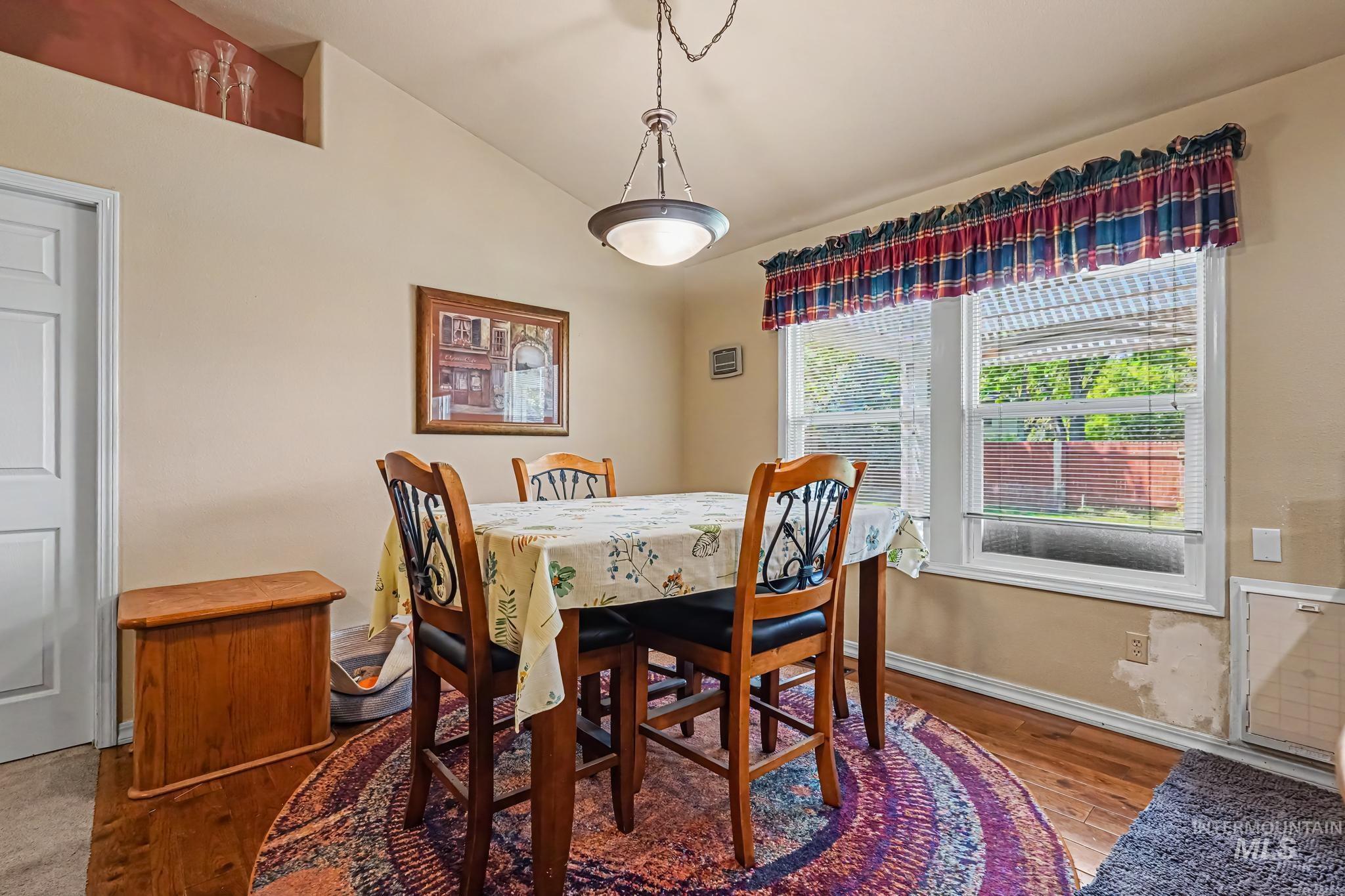 927 N Dawn Drive, Boise, Idaho 83713, 3 Bedrooms, 2 Bathrooms, Residential For Sale, Price $474,900,MLS 98992996