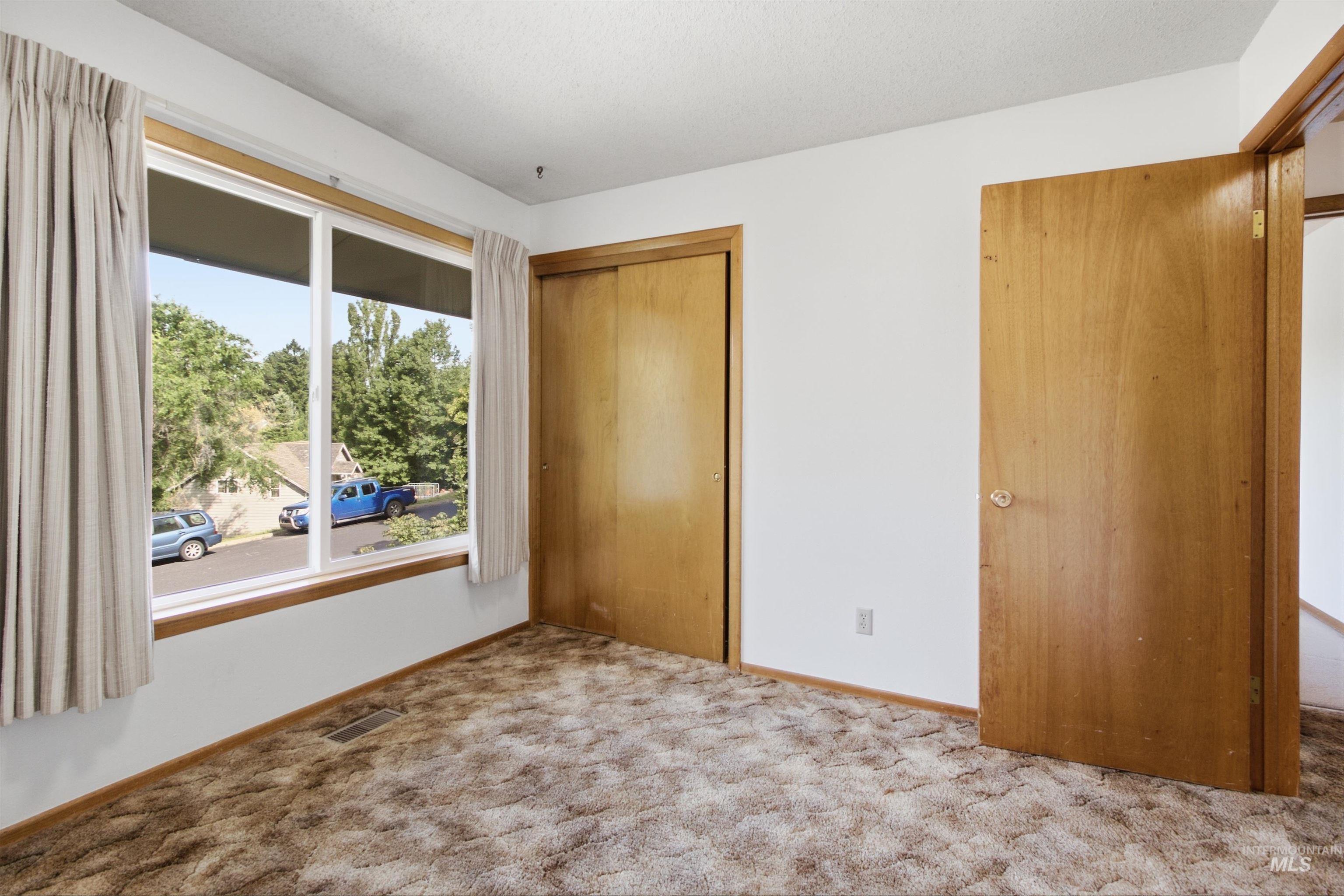 1426 View St, Moscow, Idaho 83843, 4 Bedrooms, 2 Bathrooms, Residential For Sale, Price $469,000, 98992997