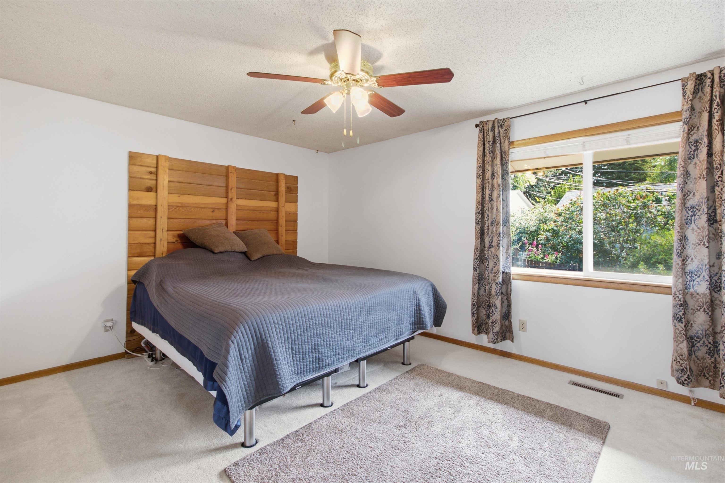 1426 View St, Moscow, Idaho 83843, 4 Bedrooms, 2 Bathrooms, Residential For Sale, Price $469,000, 98992997