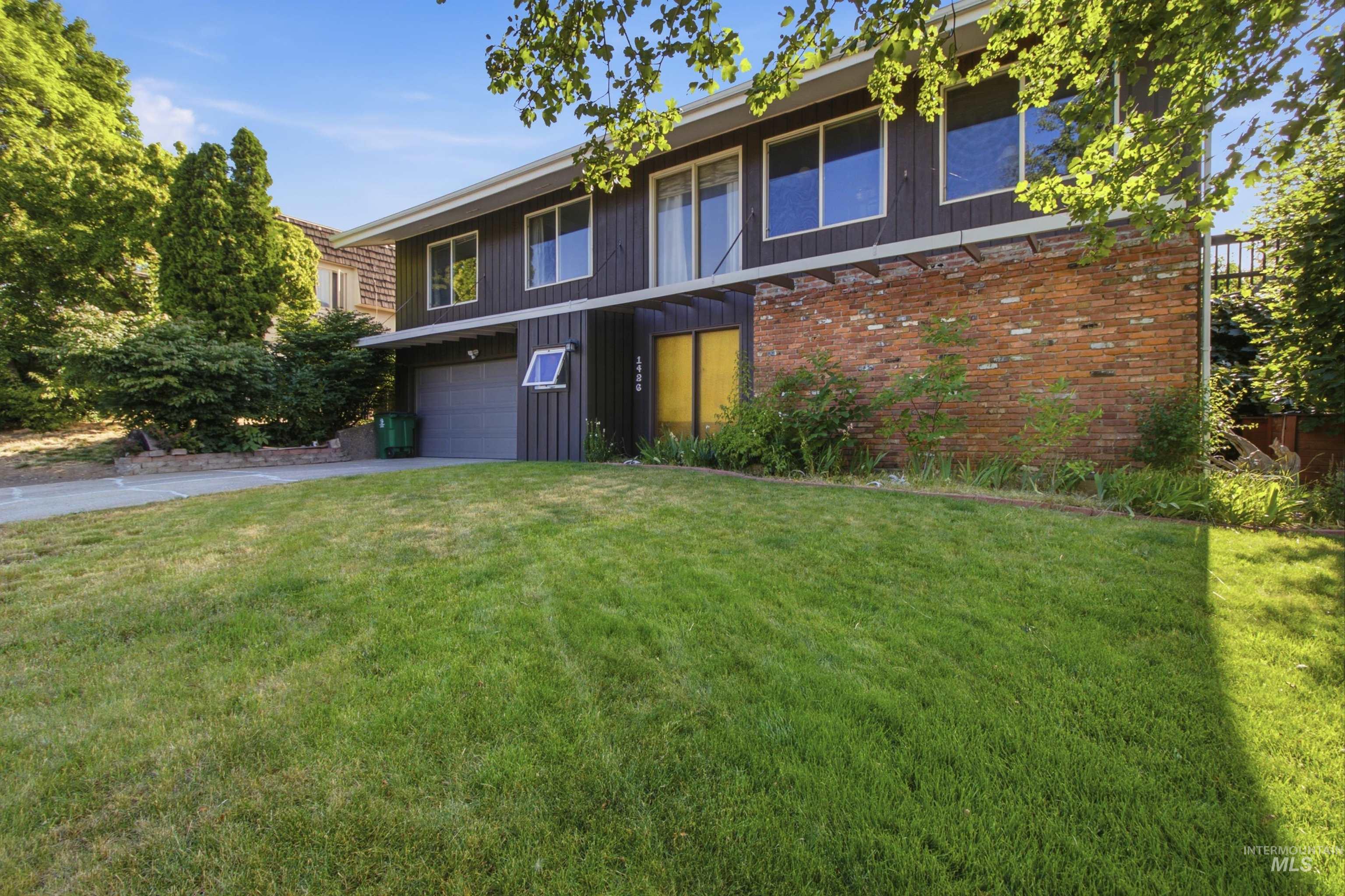 1426 View St, Moscow, Idaho 83843, 4 Bedrooms, 2 Bathrooms, Residential For Sale, Price $469,000, 98992997