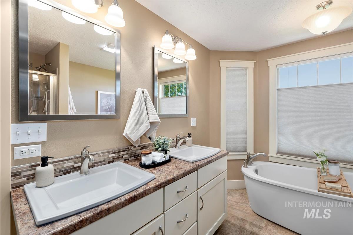 8133 Joplin Rd, Nampa, Idaho 83687-8001, 3 Bedrooms, 2 Bathrooms, Residential For Sale, Price $774,000,MLS 98992998