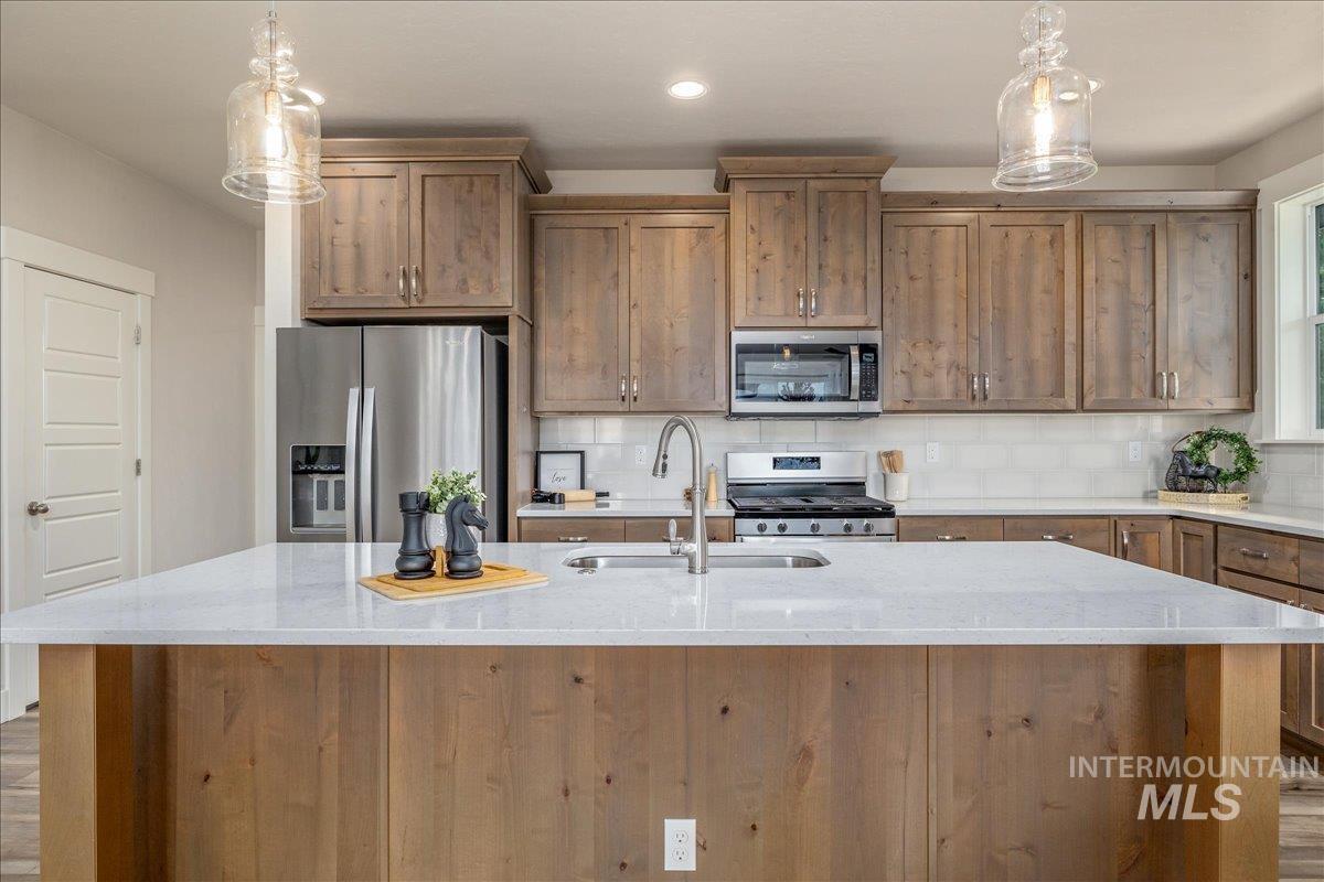 6253 S Hill Farm Way, Meridian, Idaho 83642, 3 Bedrooms, 2 Bathrooms, Residential For Sale, Price $525,000, 98993000