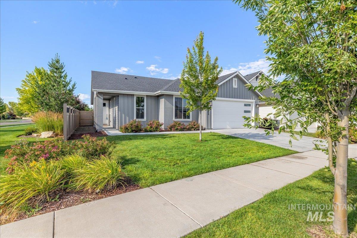 6253 S Hill Farm Way, Meridian, Idaho 83642, 3 Bedrooms, 2 Bathrooms, Residential For Sale, Price $525,000, 98993000