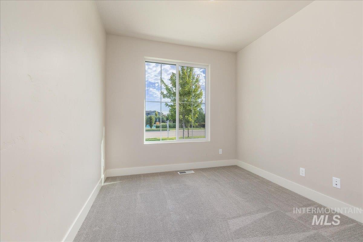6253 S Hill Farm Way, Meridian, Idaho 83642, 3 Bedrooms, 2 Bathrooms, Residential For Sale, Price $525,000, 98993000