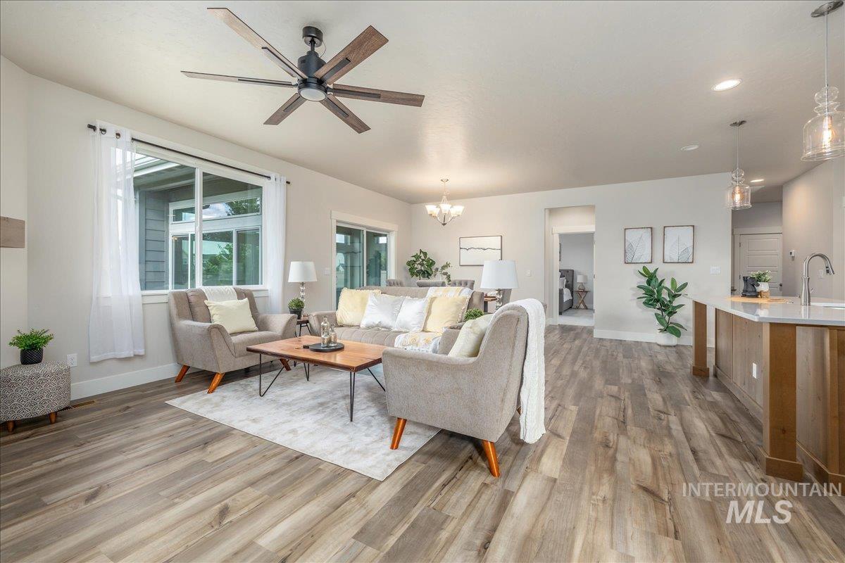 6253 S Hill Farm Way, Meridian, Idaho 83642, 3 Bedrooms, 2 Bathrooms, Residential For Sale, Price $525,000, 98993000