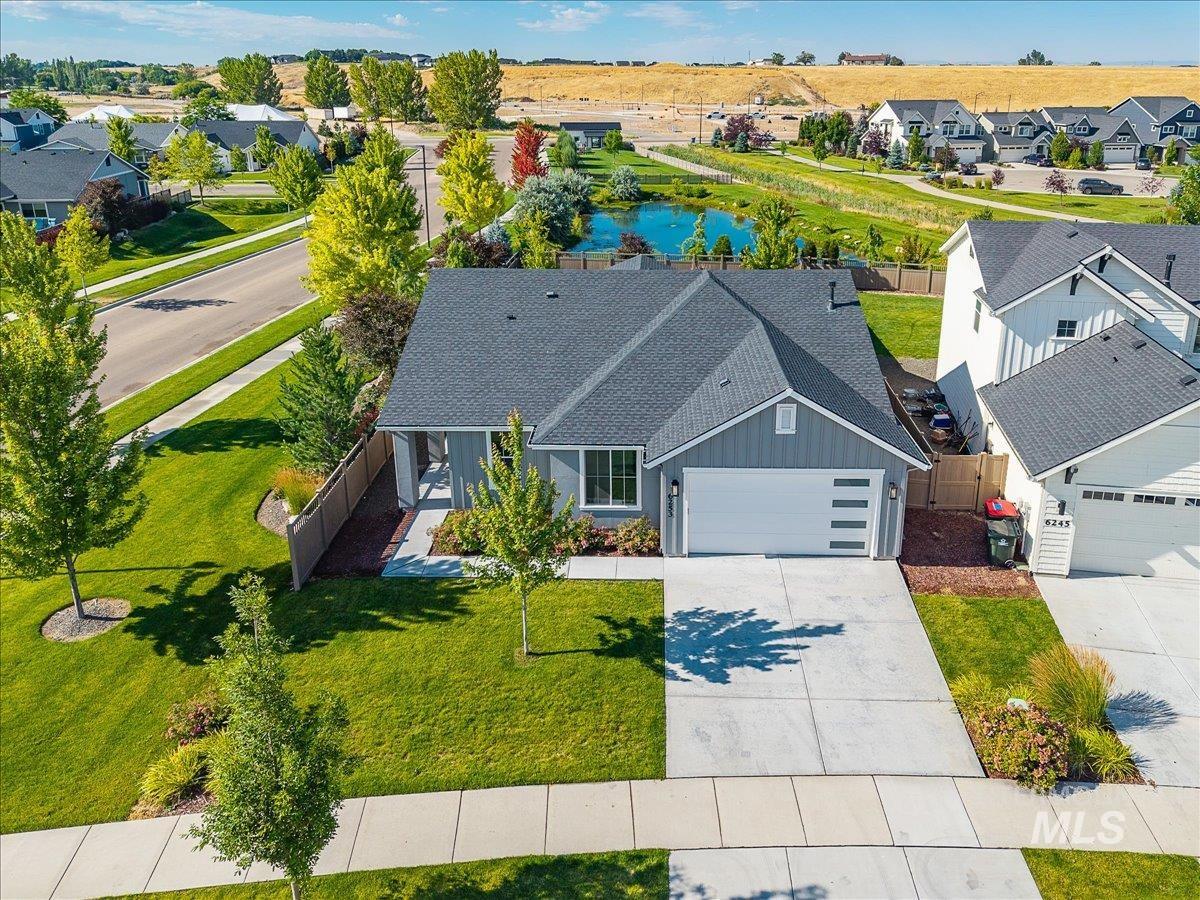 6253 S Hill Farm Way, Meridian, Idaho 83642, 3 Bedrooms, 2 Bathrooms, Residential For Sale, Price $525,000, 98993000