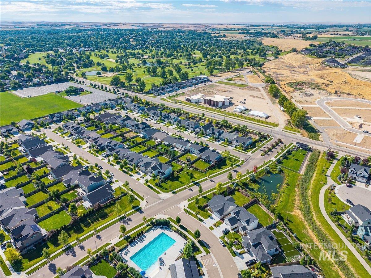 6253 S Hill Farm Way, Meridian, Idaho 83642, 3 Bedrooms, 2 Bathrooms, Residential For Sale, Price $525,000, 98993000