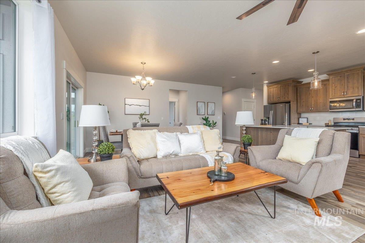6253 S Hill Farm Way, Meridian, Idaho 83642, 3 Bedrooms, 2 Bathrooms, Residential For Sale, Price $525,000, 98993000