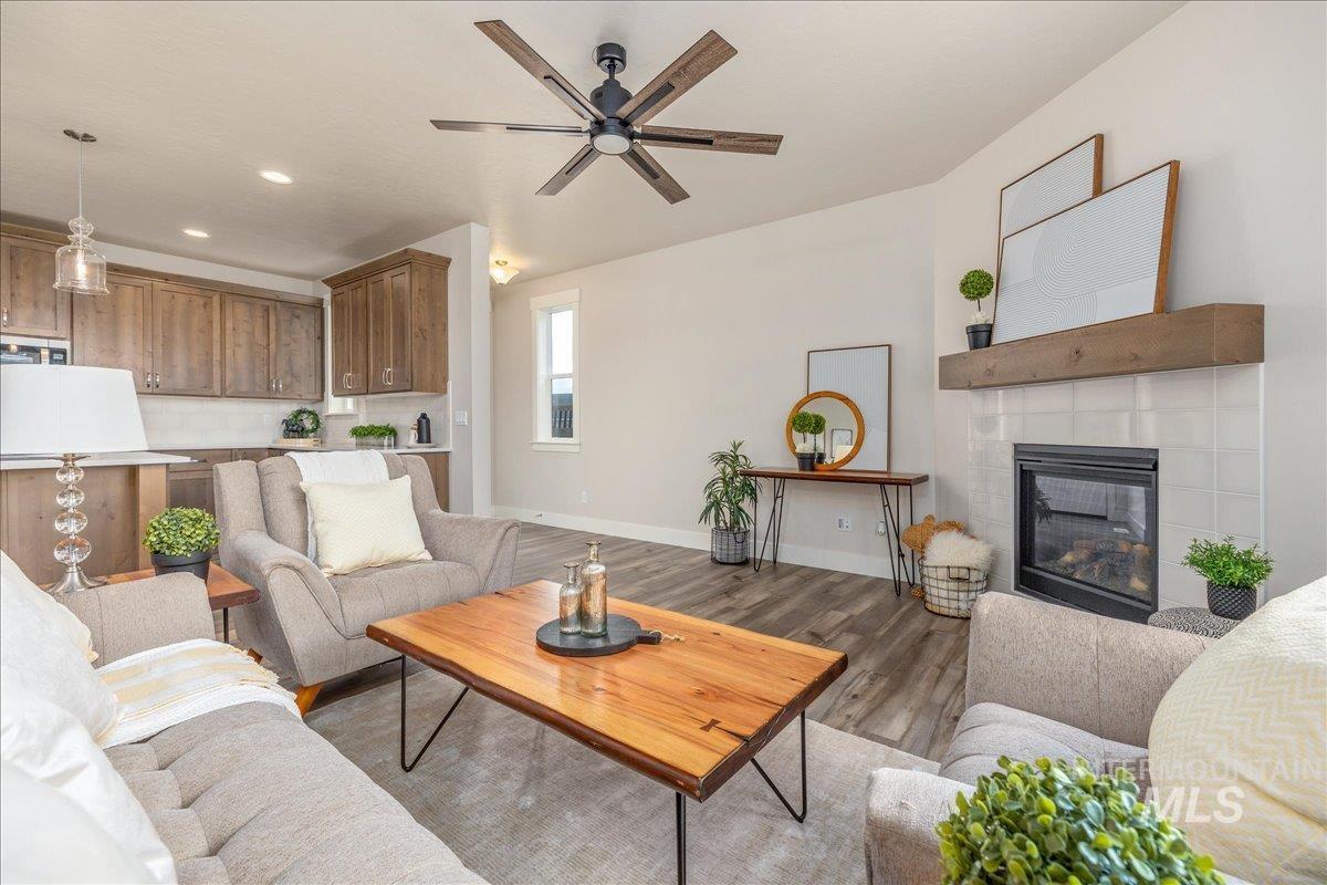 6253 S Hill Farm Way, Meridian, Idaho 83642, 3 Bedrooms, 2 Bathrooms, Residential For Sale, Price $525,000, 98993000