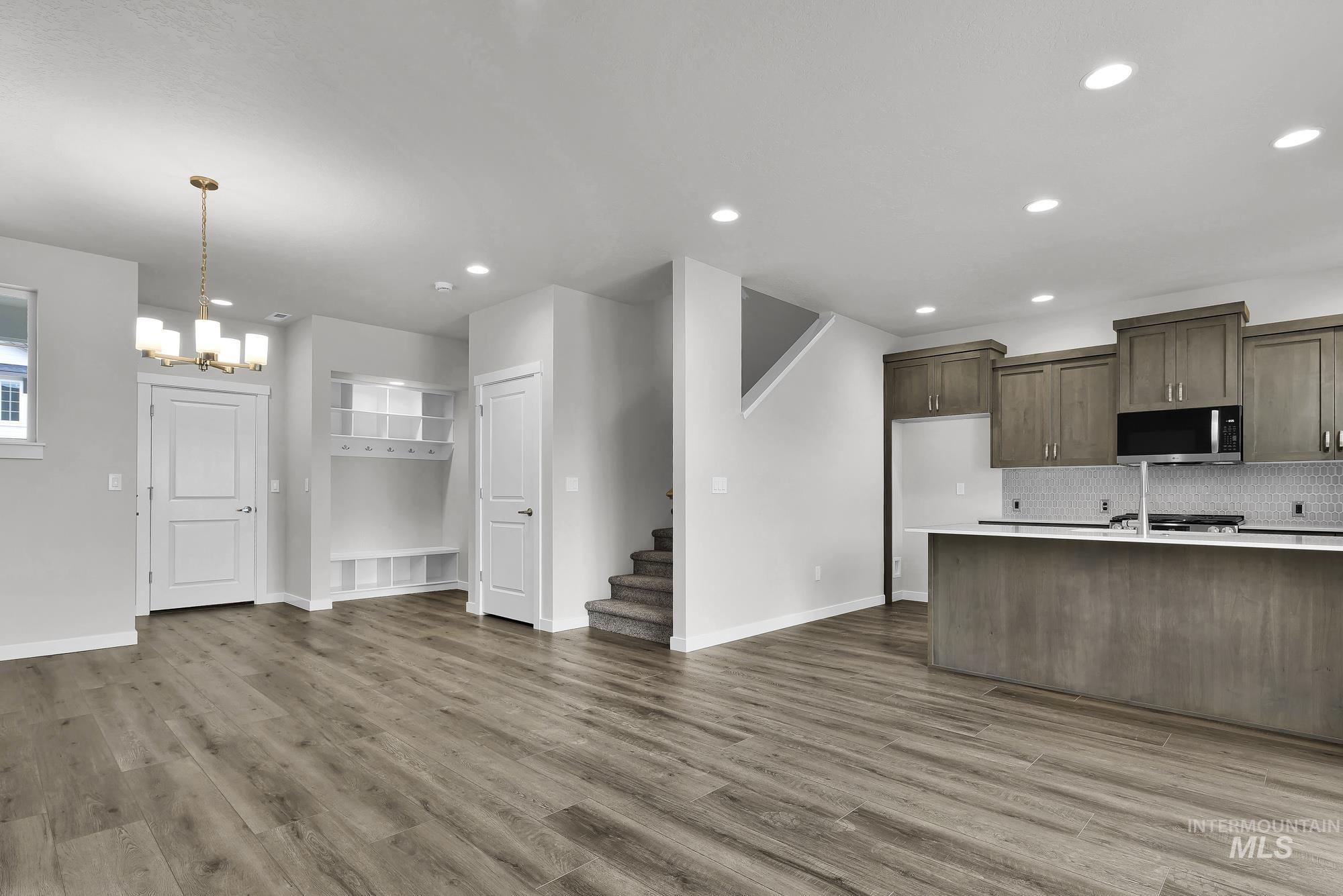 389 N Fritts Ave, Meridian, Idaho 83642, 3 Bedrooms, 2.5 Bathrooms, Residential For Sale, Price $414,900, 98993001