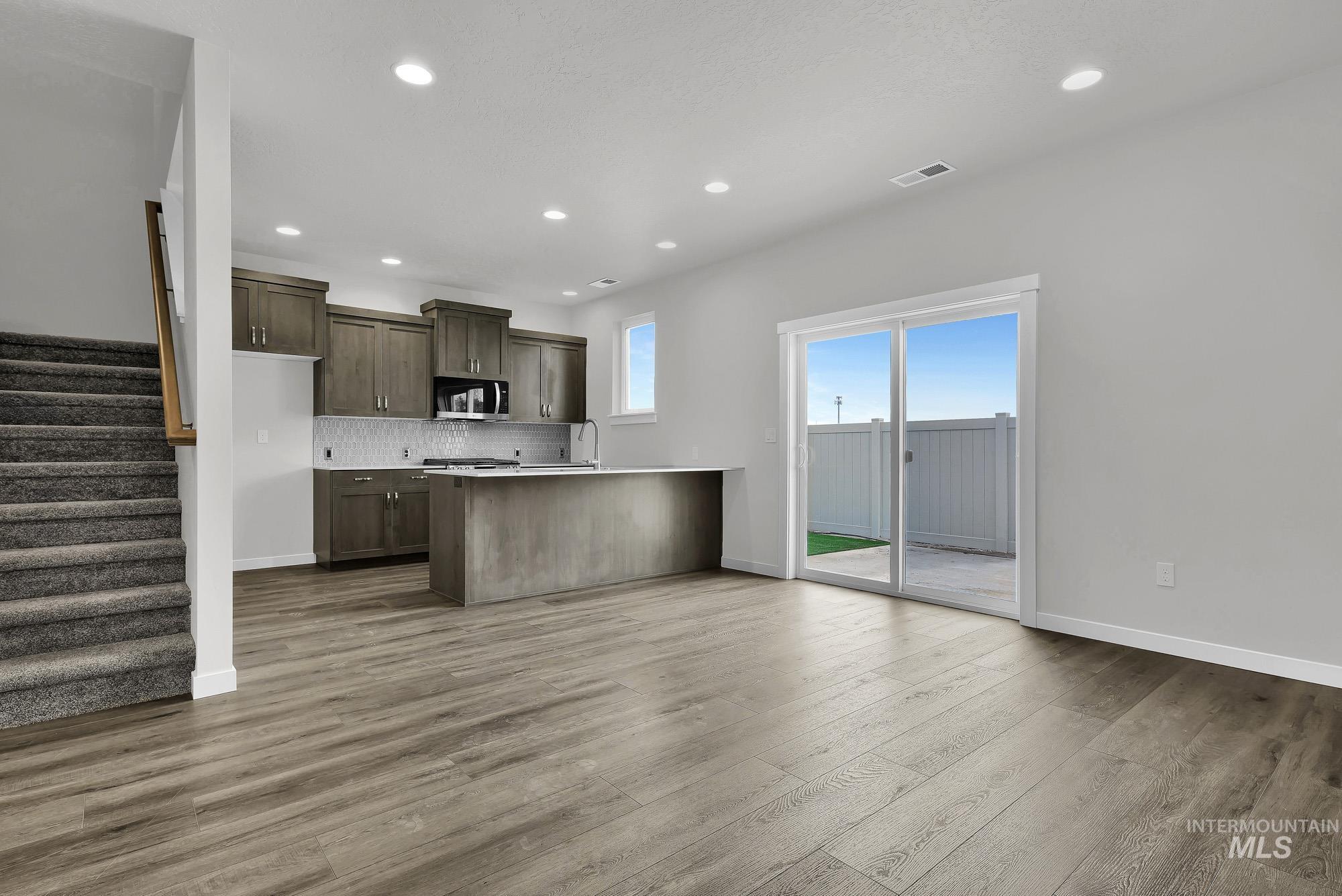 389 N Fritts Ave, Meridian, Idaho 83642, 3 Bedrooms, 2.5 Bathrooms, Residential For Sale, Price $414,900, 98993001