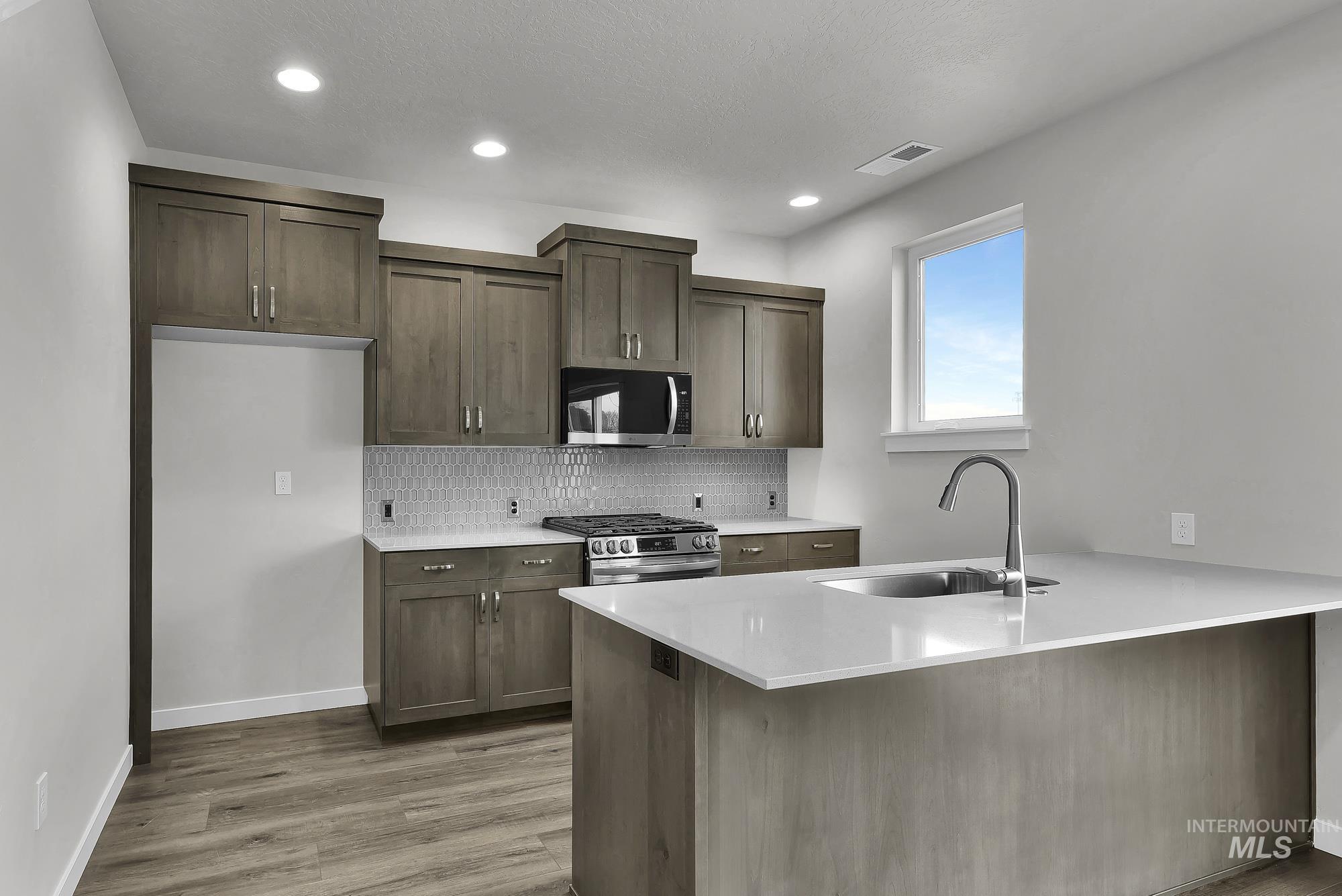 389 N Fritts Ave, Meridian, Idaho 83642, 3 Bedrooms, 2.5 Bathrooms, Residential For Sale, Price $414,900, 98993001