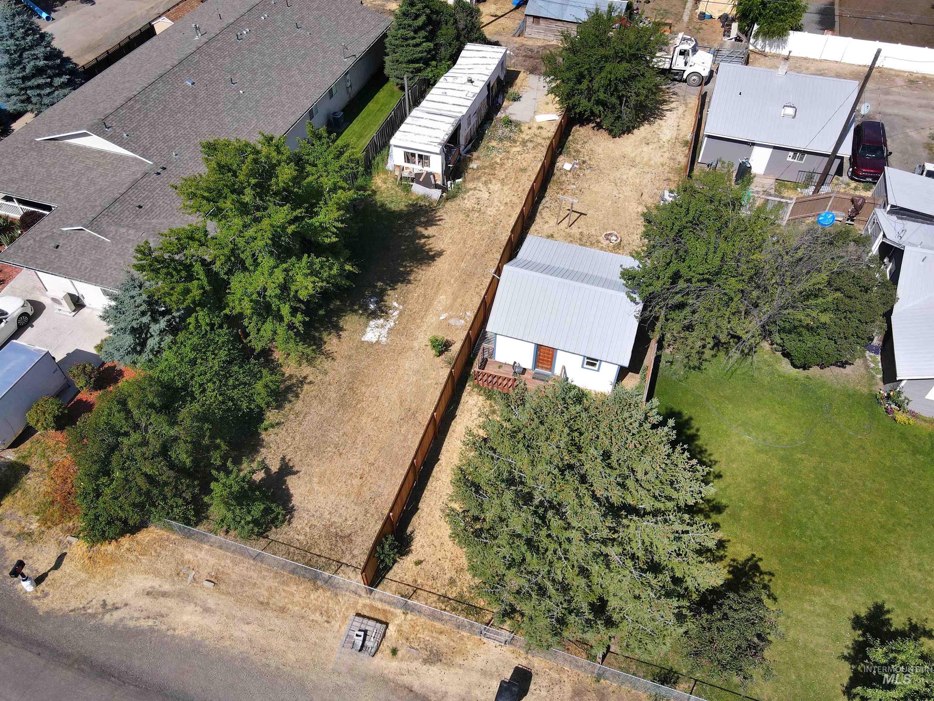 729 California St, Gooding, Idaho 83330, 2 Bedrooms, 1 Bathroom, Residential For Sale, Price $100,000, 98993008