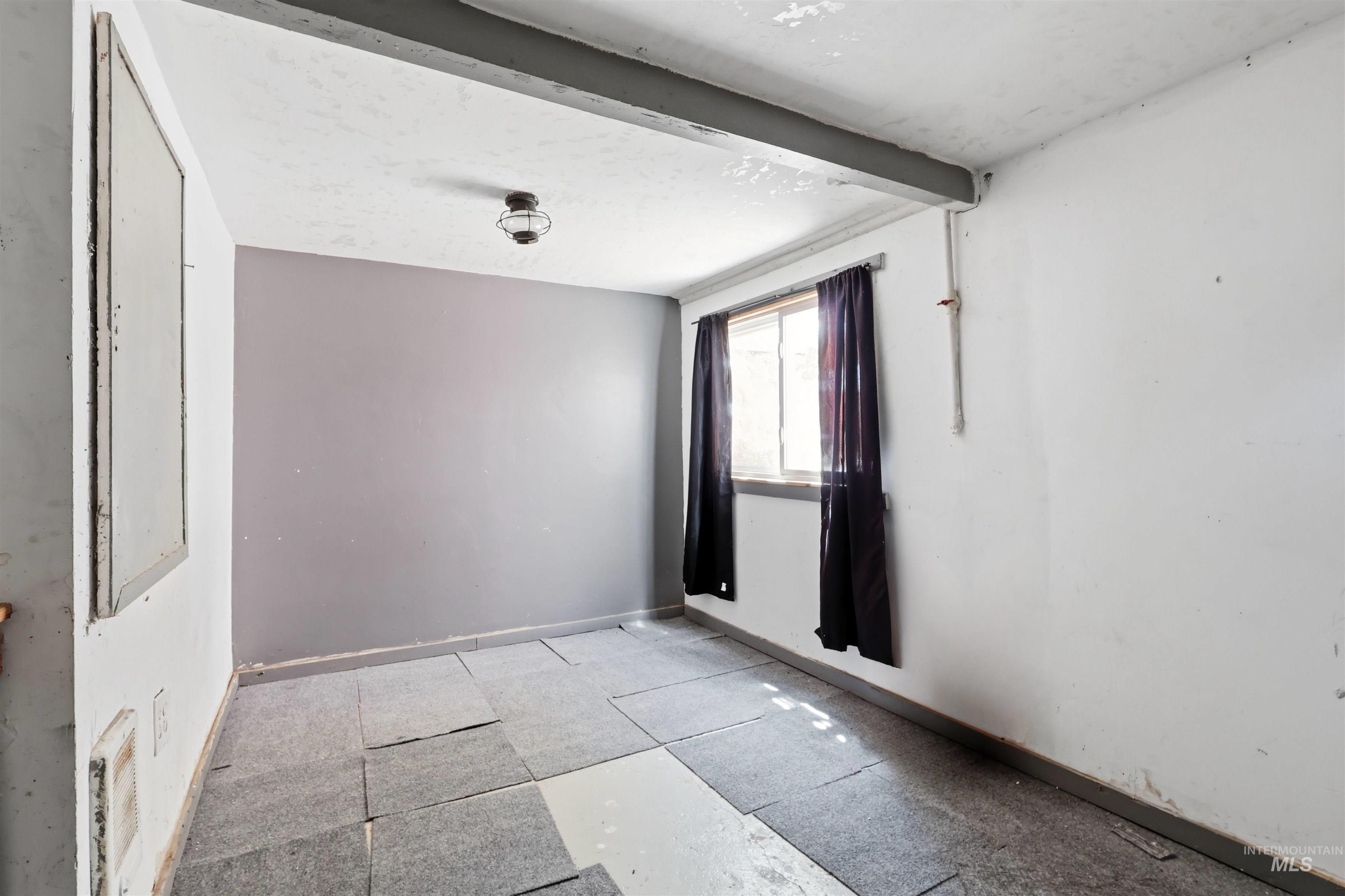 729 California St, Gooding, Idaho 83330, 2 Bedrooms, 1 Bathroom, Residential For Sale, Price $100,000, 98993008