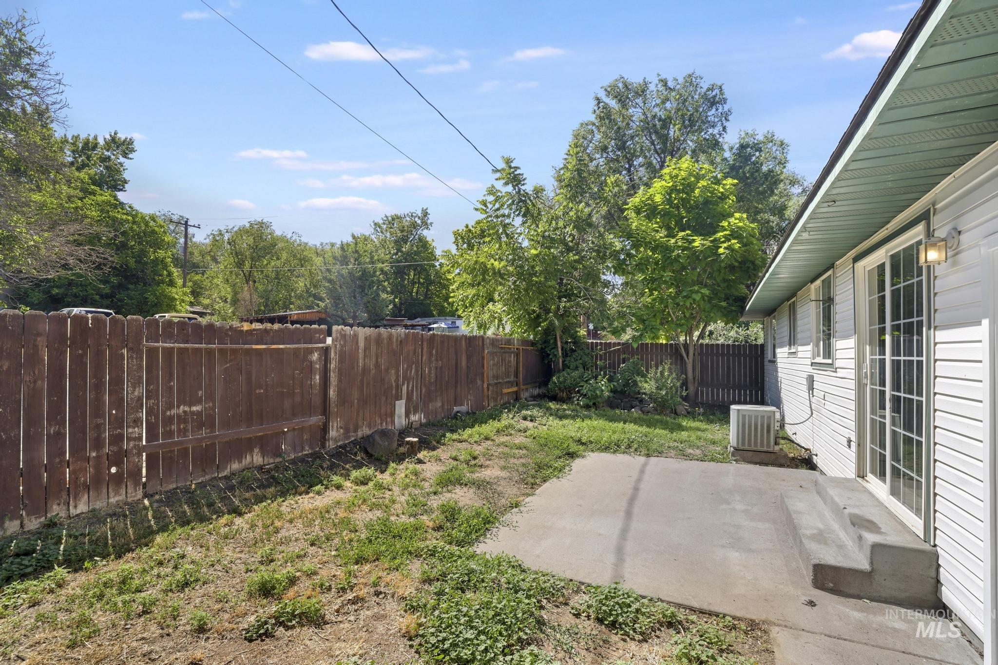 180 Lake St E, Hagerman, Idaho 83332-7700, 2 Bedrooms, 2 Bathrooms, Residential For Sale, Price $265,000, 98993009