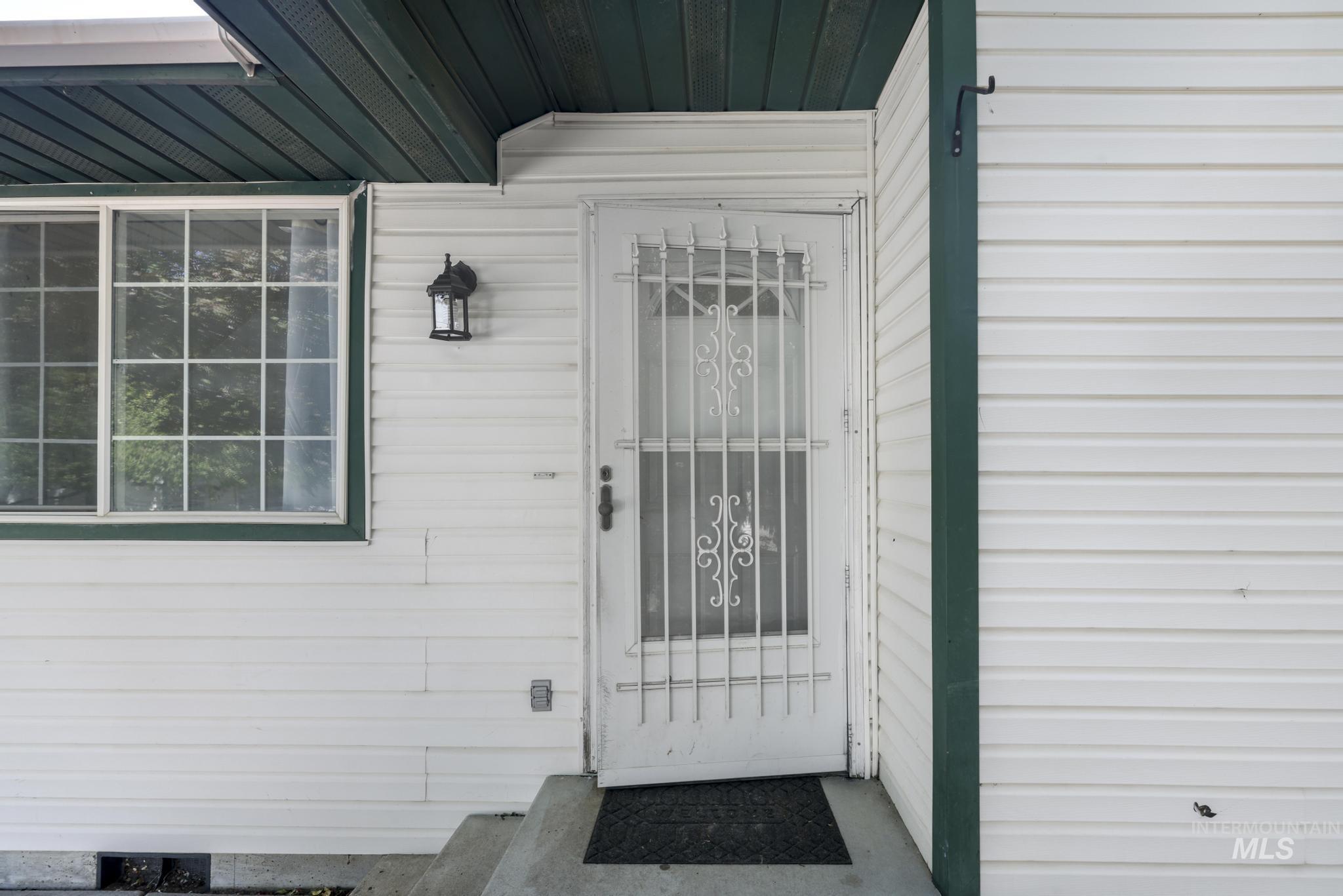 180 Lake St E, Hagerman, Idaho 83332-7700, 2 Bedrooms, 2 Bathrooms, Residential For Sale, Price $265,000, 98993009