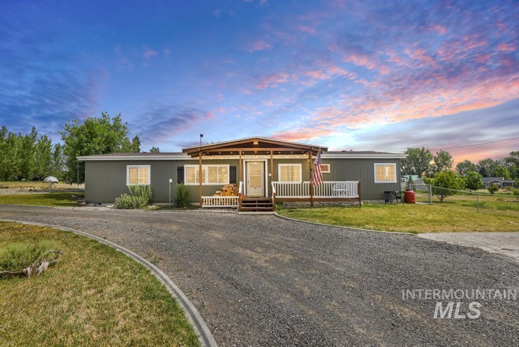 554 N Waucanza St, Dietrich, Idaho 83324, 3 Bedrooms, 2 Bathrooms, Residential For Sale, Price $385,000,MLS 98993010