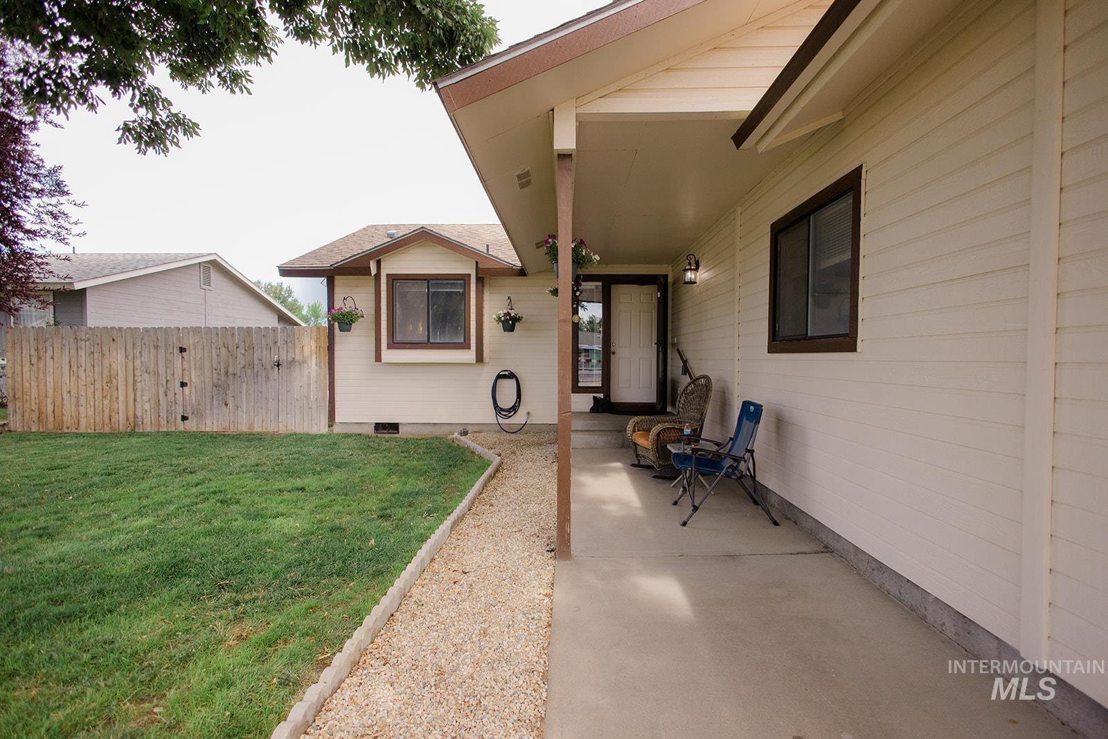 1530 Rosewood St, Mountain Home, Idaho 83647, 3 Bedrooms, 2 Bathrooms, Residential For Sale, Price $360,000, 98993011