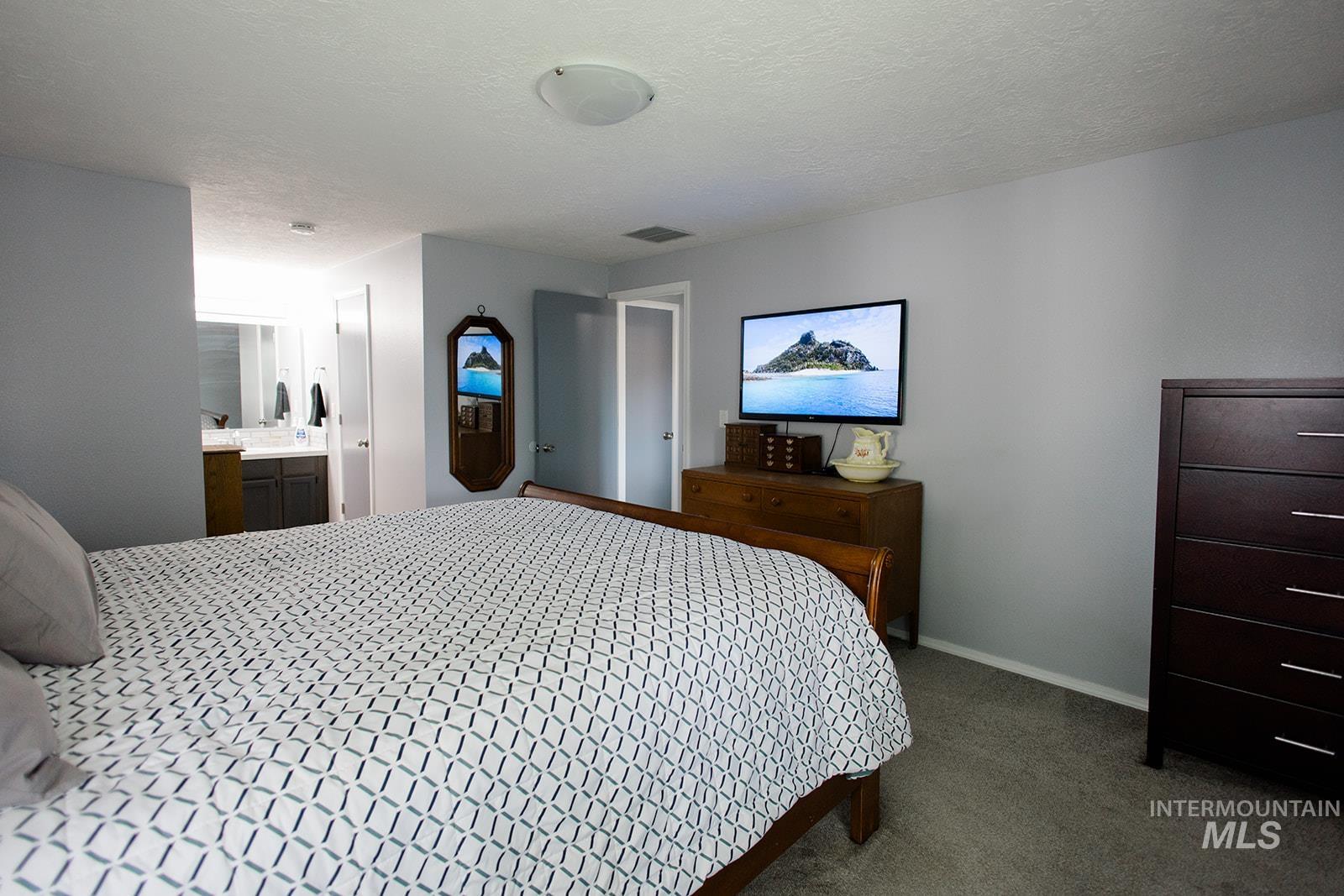 1530 Rosewood St, Mountain Home, Idaho 83647, 3 Bedrooms, 2 Bathrooms, Residential For Sale, Price $360,000, 98993011