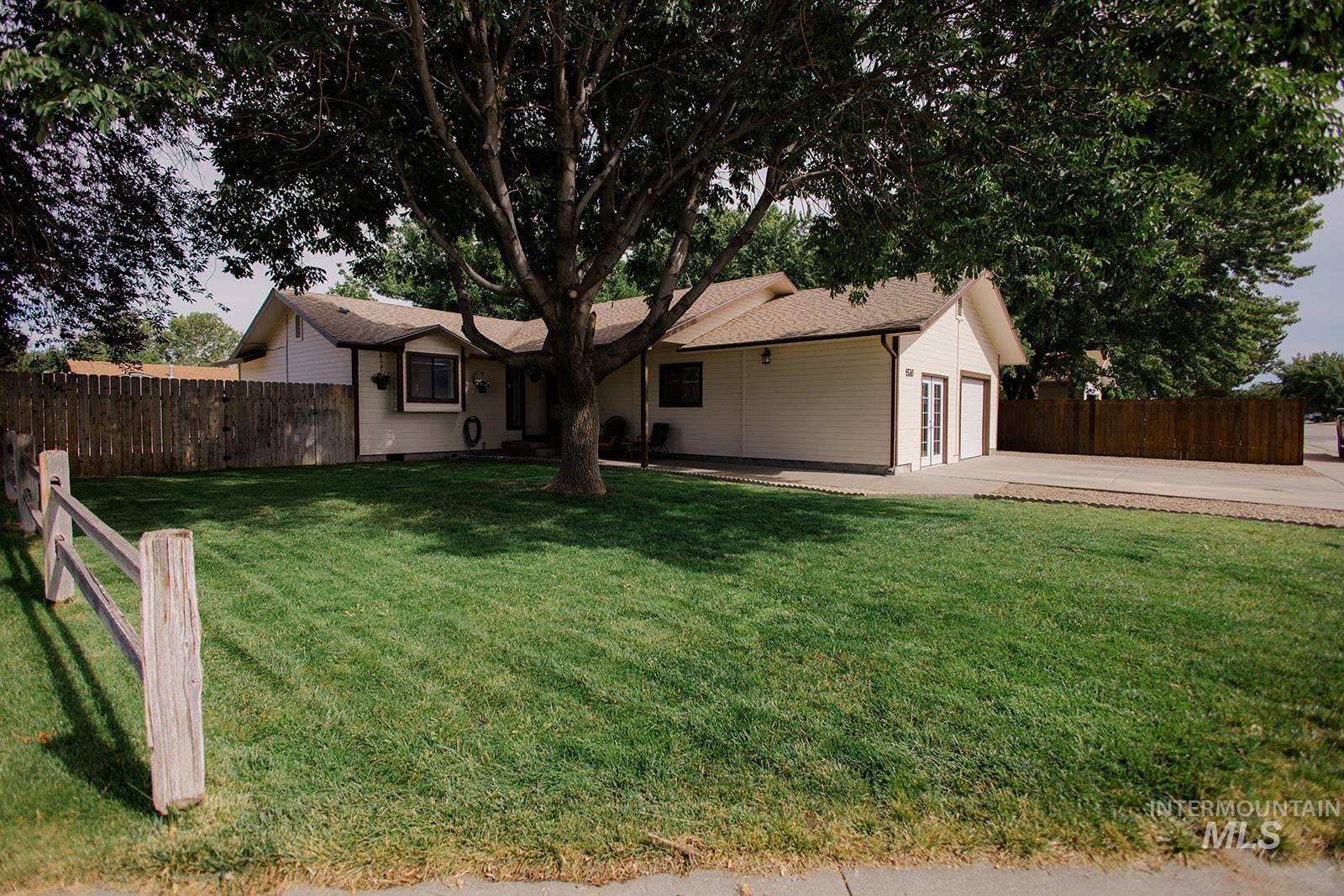 1530 Rosewood St, Mountain Home, Idaho 83647, 3 Bedrooms, 2 Bathrooms, Residential For Sale, Price $360,000, 98993011