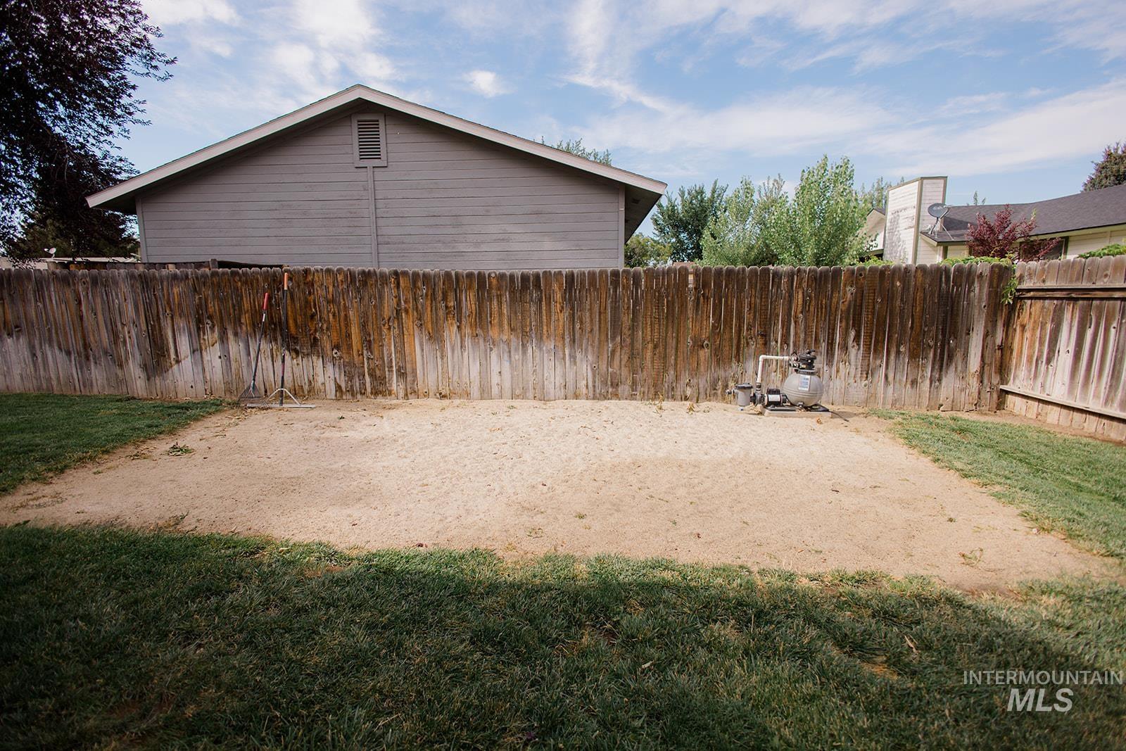 1530 Rosewood St, Mountain Home, Idaho 83647, 3 Bedrooms, 2 Bathrooms, Residential For Sale, Price $360,000, 98993011