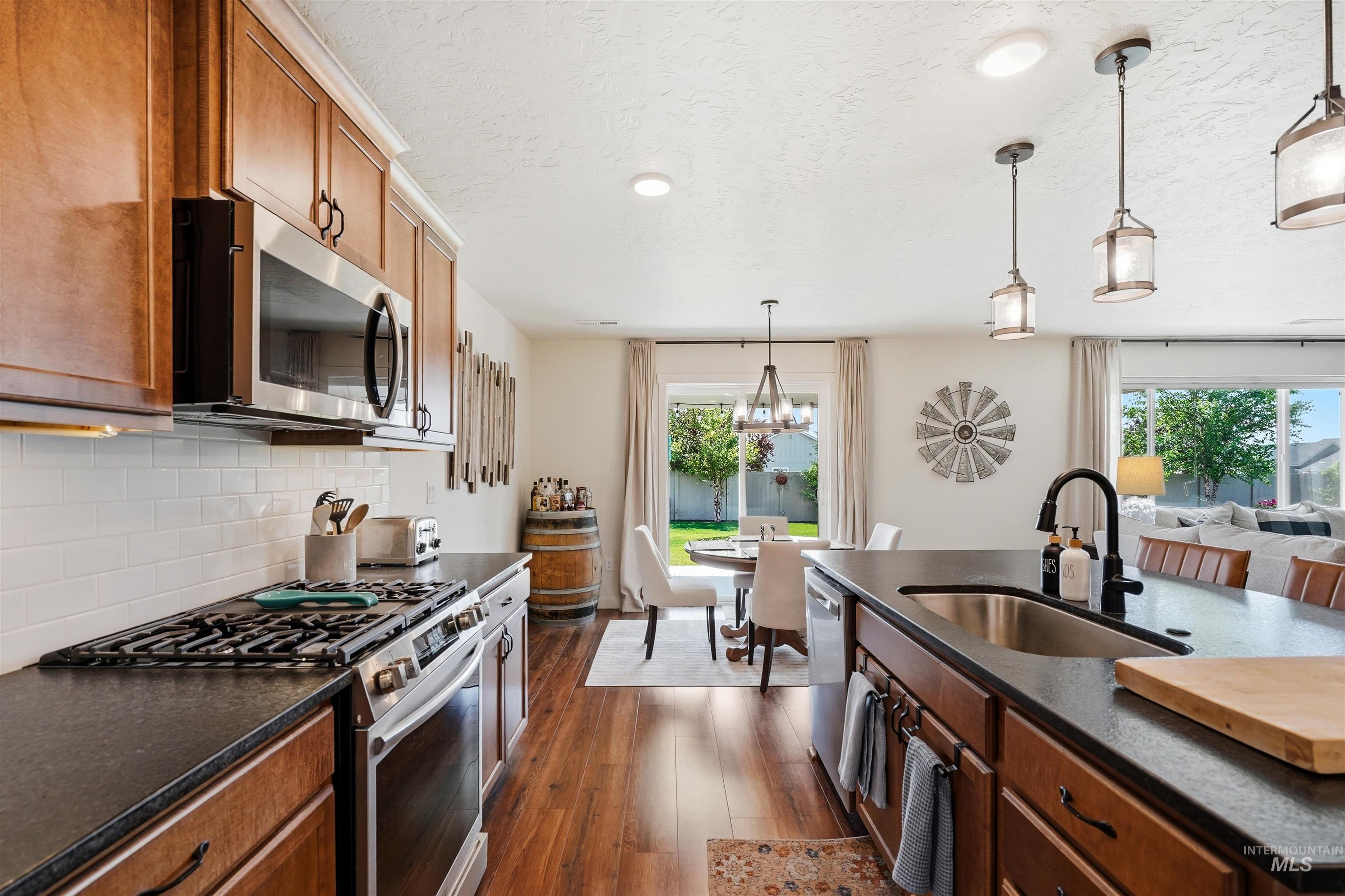 10457 W Tower Grove Ct., Star, Idaho 83669, 3 Bedrooms, 2 Bathrooms, Residential For Sale, Price $599,000, 98993012