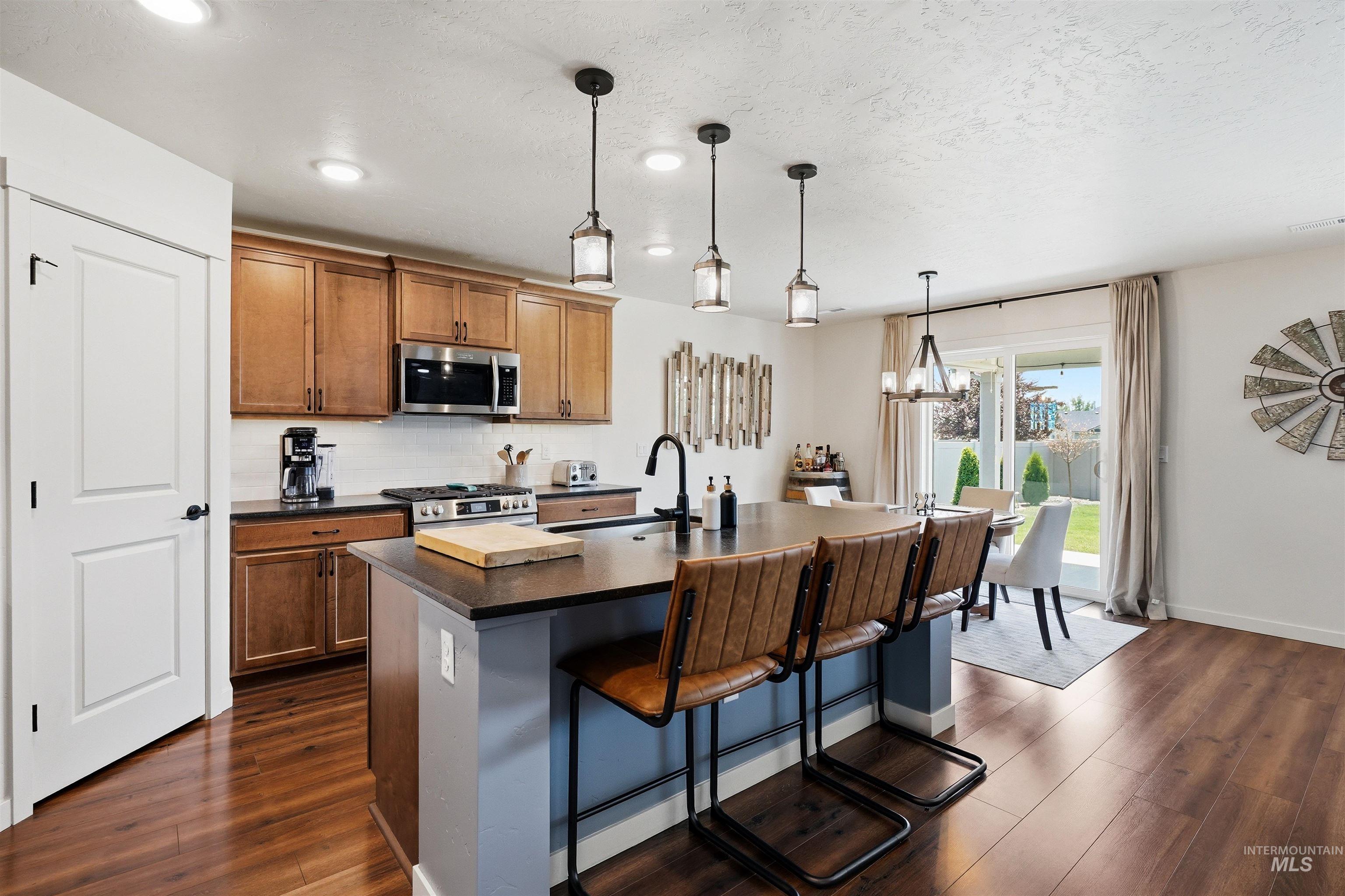 10457 W Tower Grove Ct., Star, Idaho 83669, 3 Bedrooms, 2 Bathrooms, Residential For Sale, Price $599,000, 98993012
