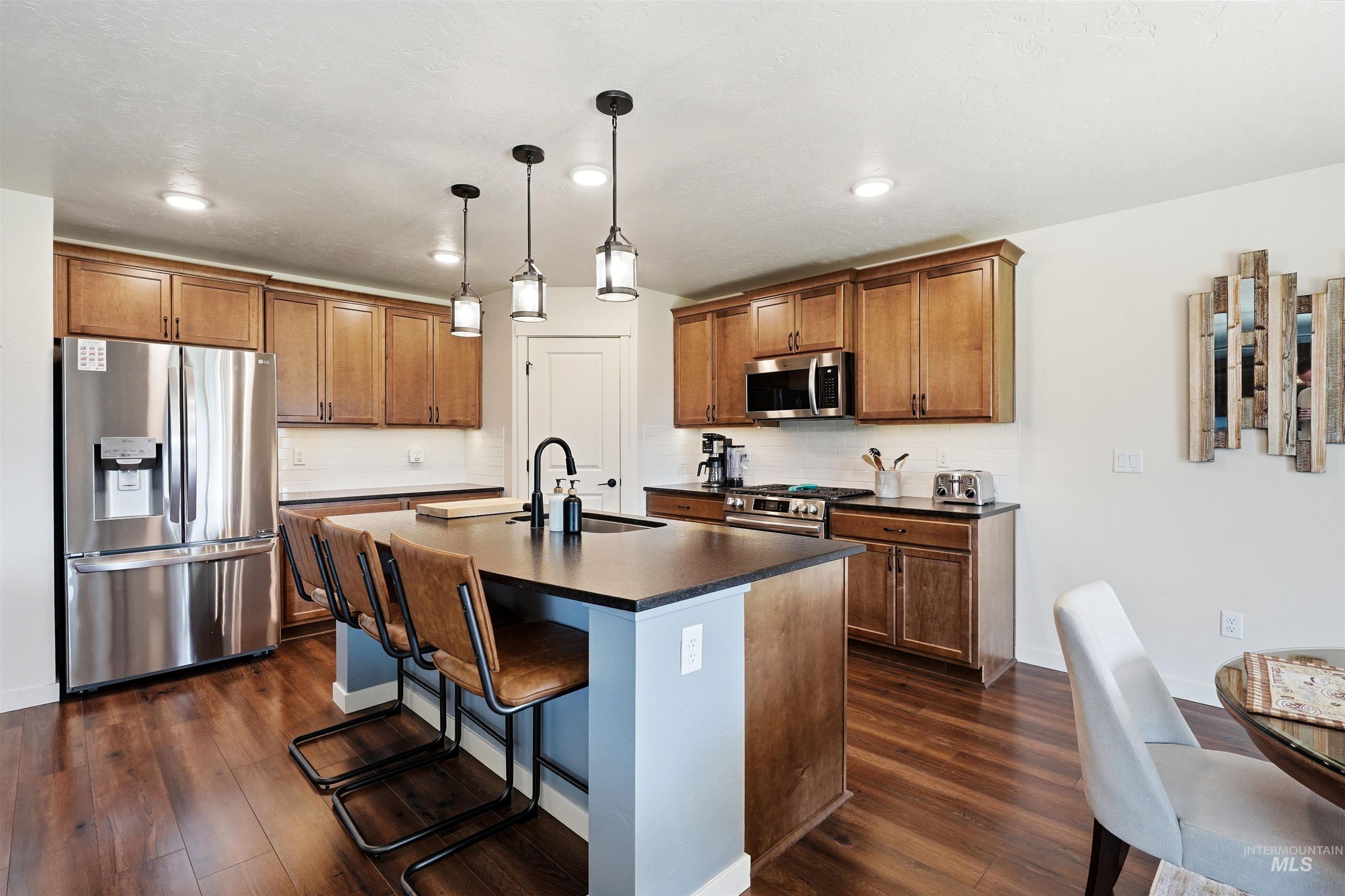10457 W Tower Grove Ct., Star, Idaho 83669, 3 Bedrooms, 2 Bathrooms, Residential For Sale, Price $599,000, 98993012
