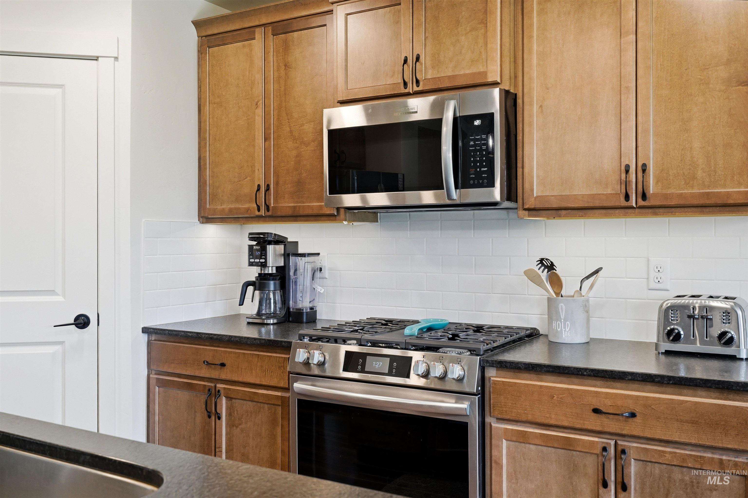 10457 W Tower Grove Ct., Star, Idaho 83669, 3 Bedrooms, 2 Bathrooms, Residential For Sale, Price $599,000, 98993012